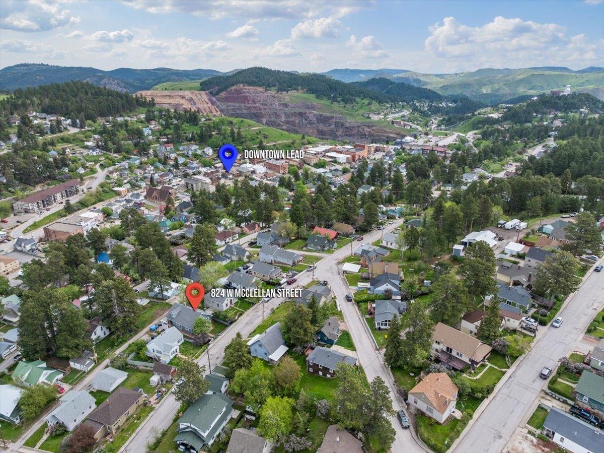 824 W McClellan Street