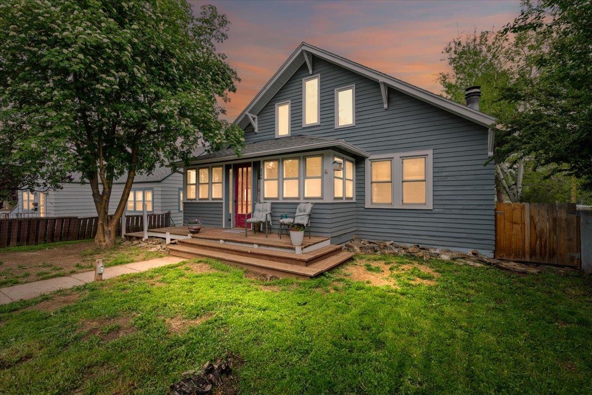 824 W McClellan Street