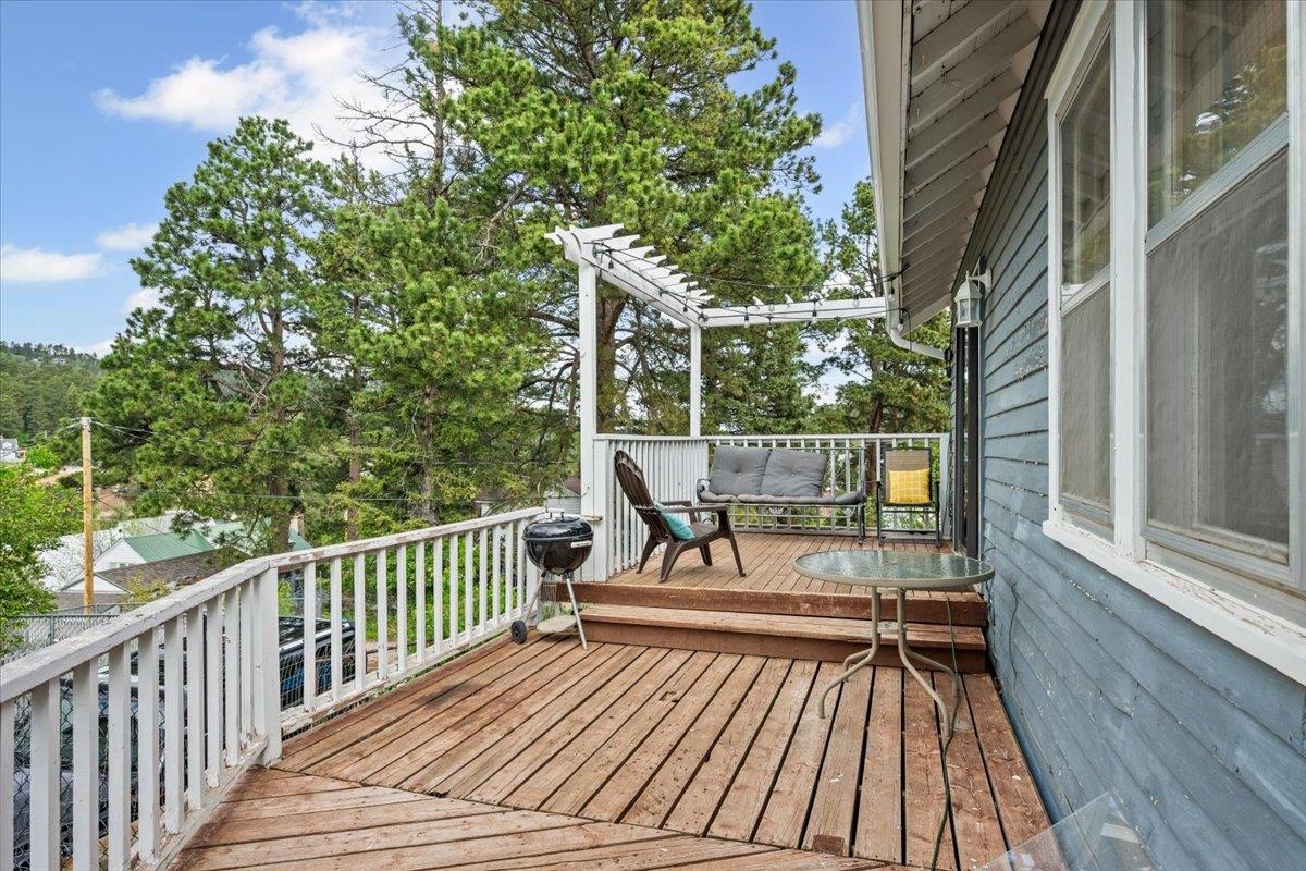 824 W McClellan Street