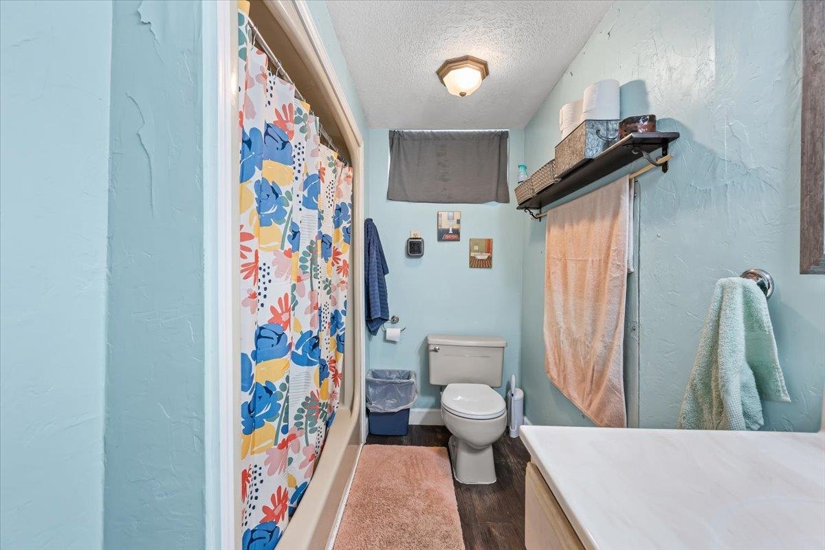 824 W McClellan Street