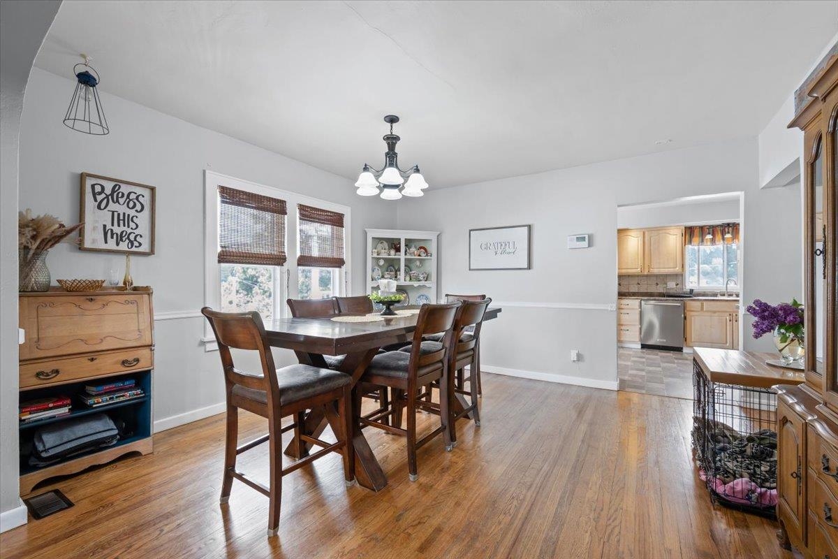 824 W McClellan Street