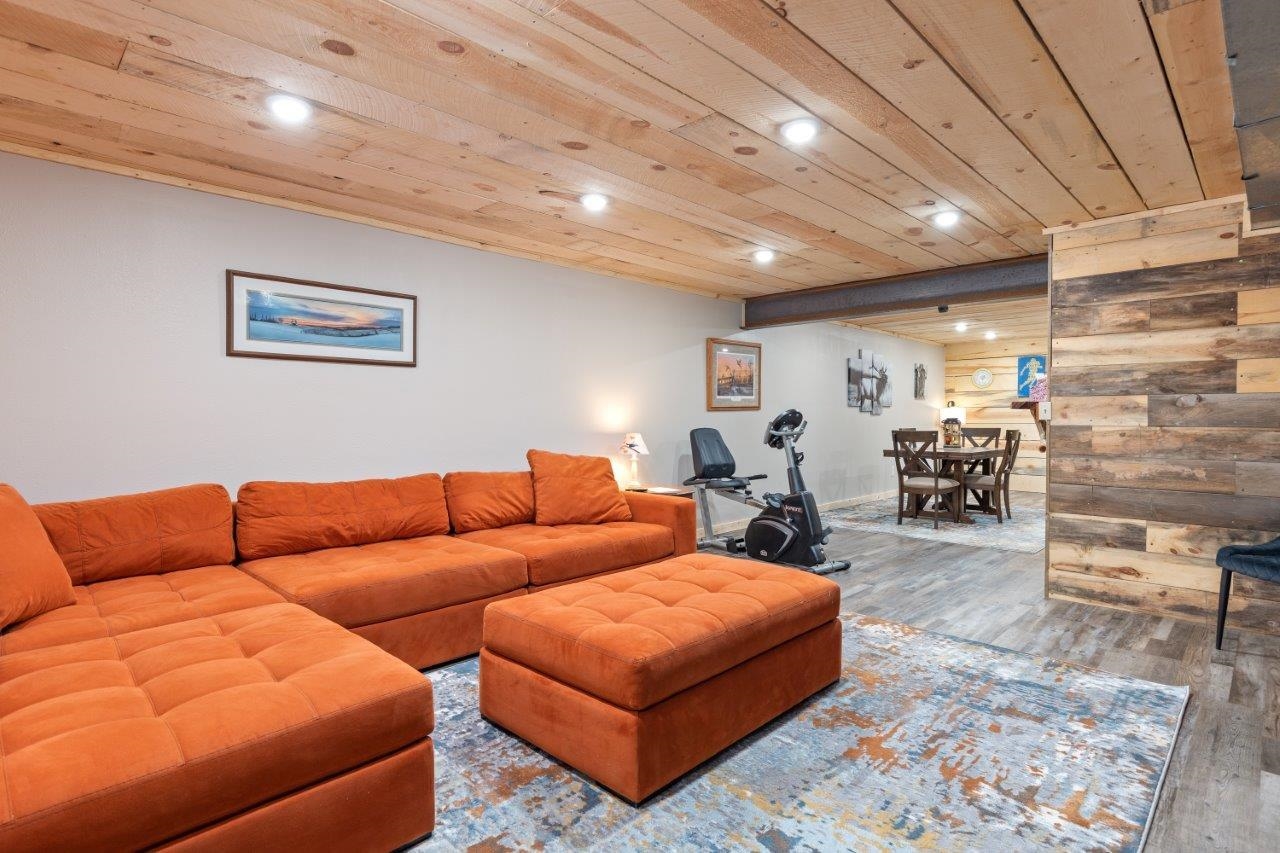 5020 Lazy Horse Lane