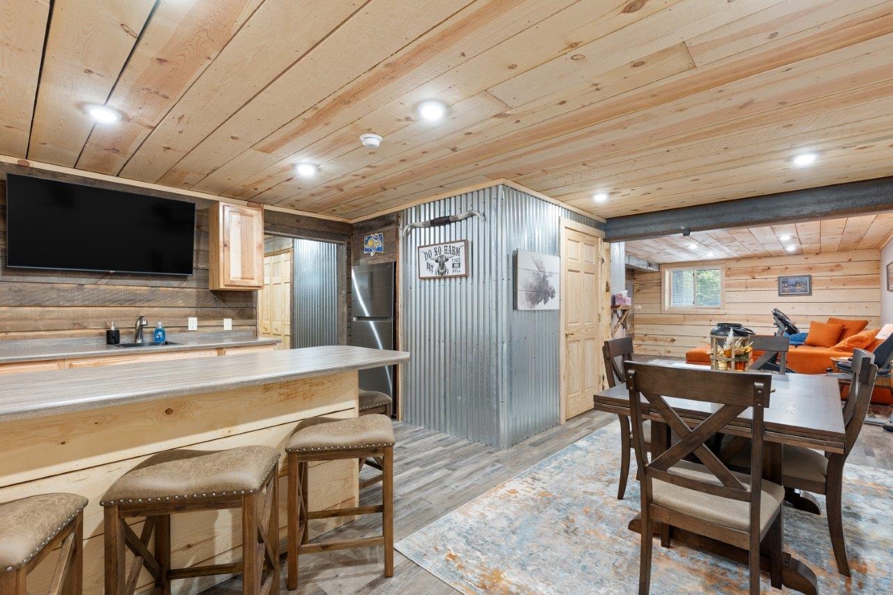 5020 Lazy Horse Lane
