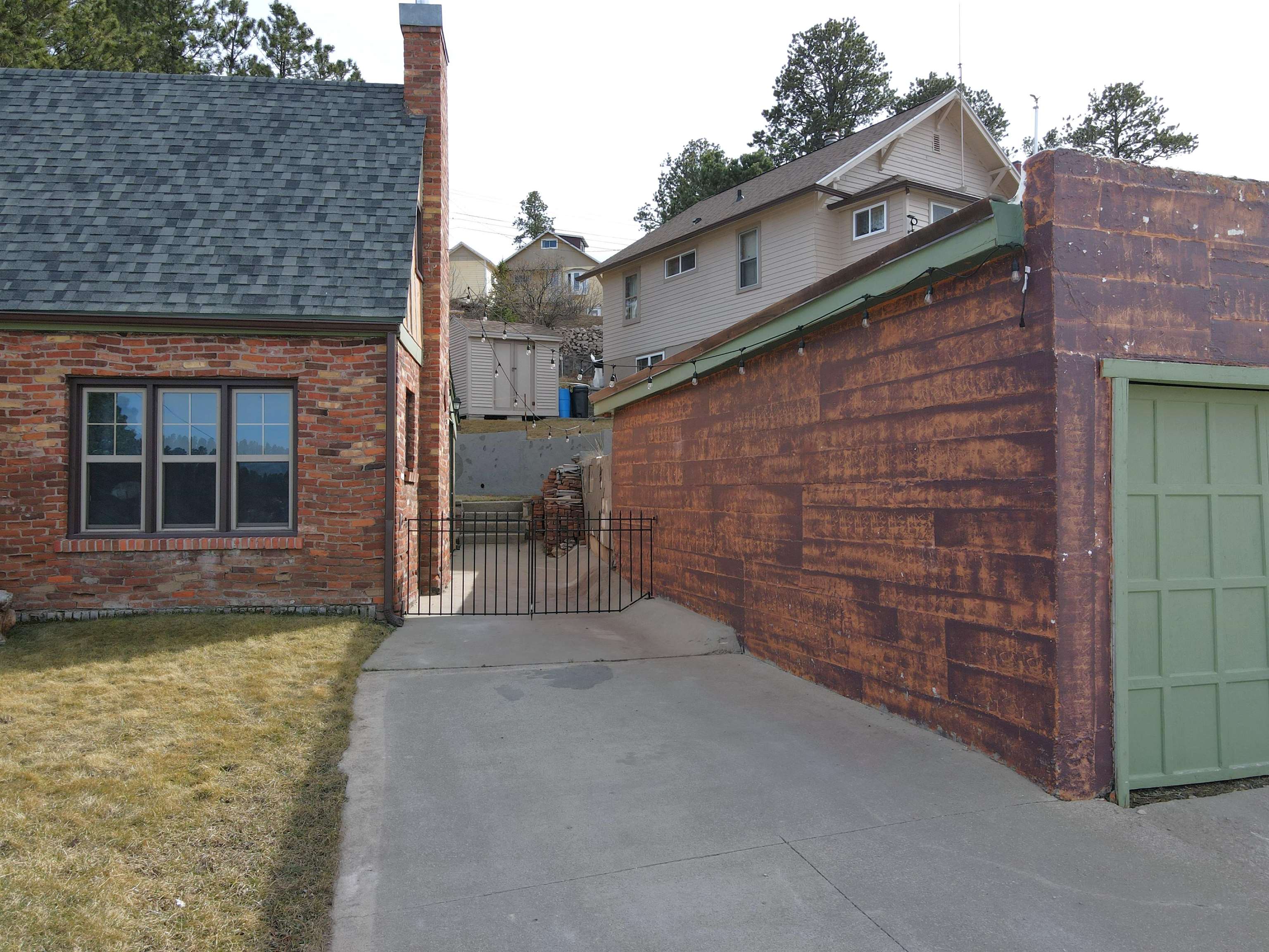 719 W McClellan Street