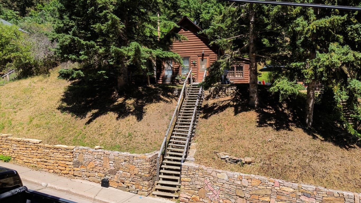 32 Denver Avenue