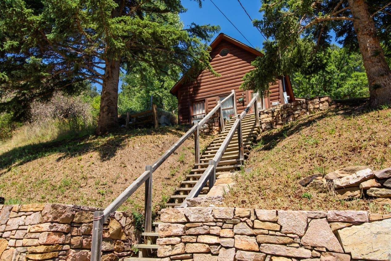 32 Denver Avenue