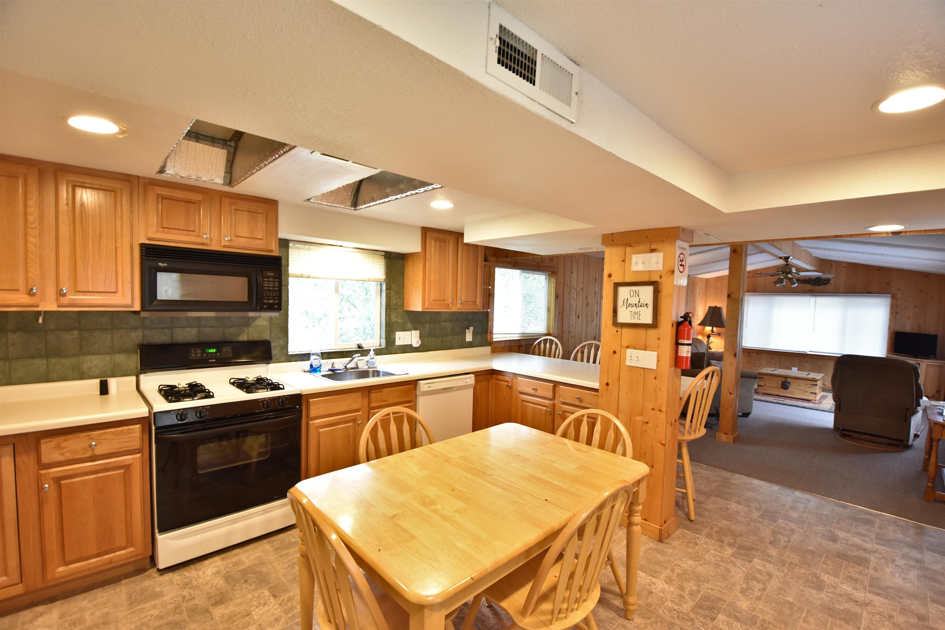 12718 Troxell Ln