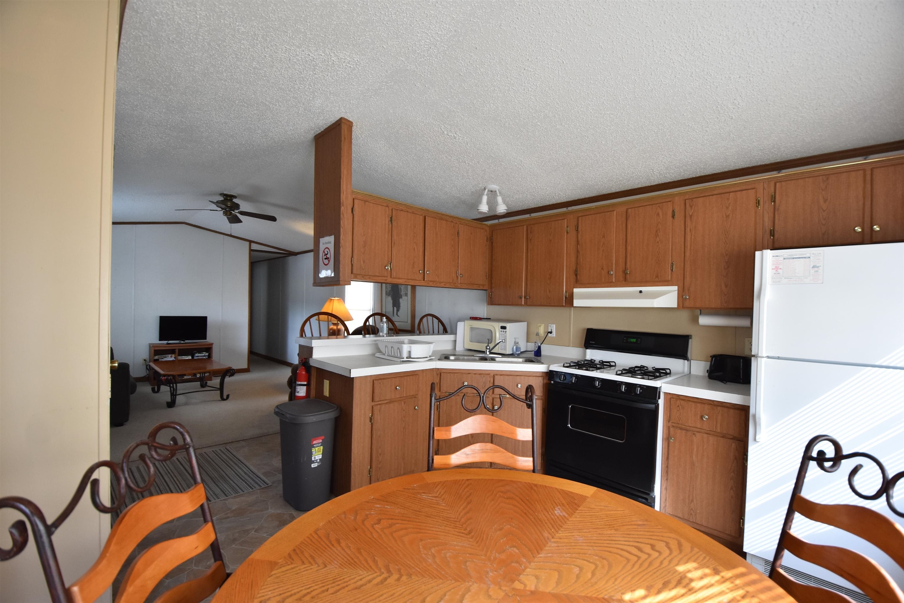 12718 Troxell Ln