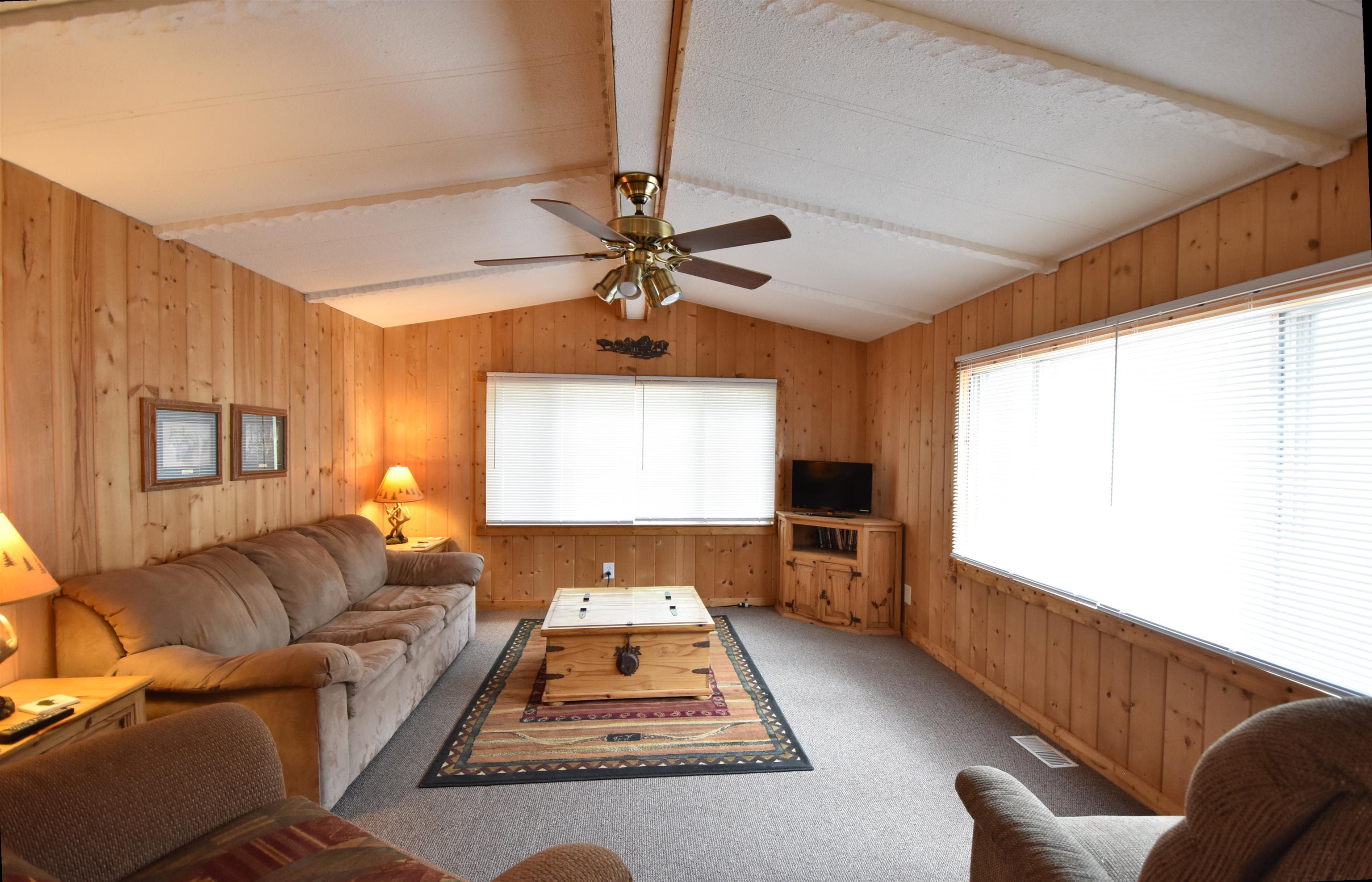 12718 Troxell Ln