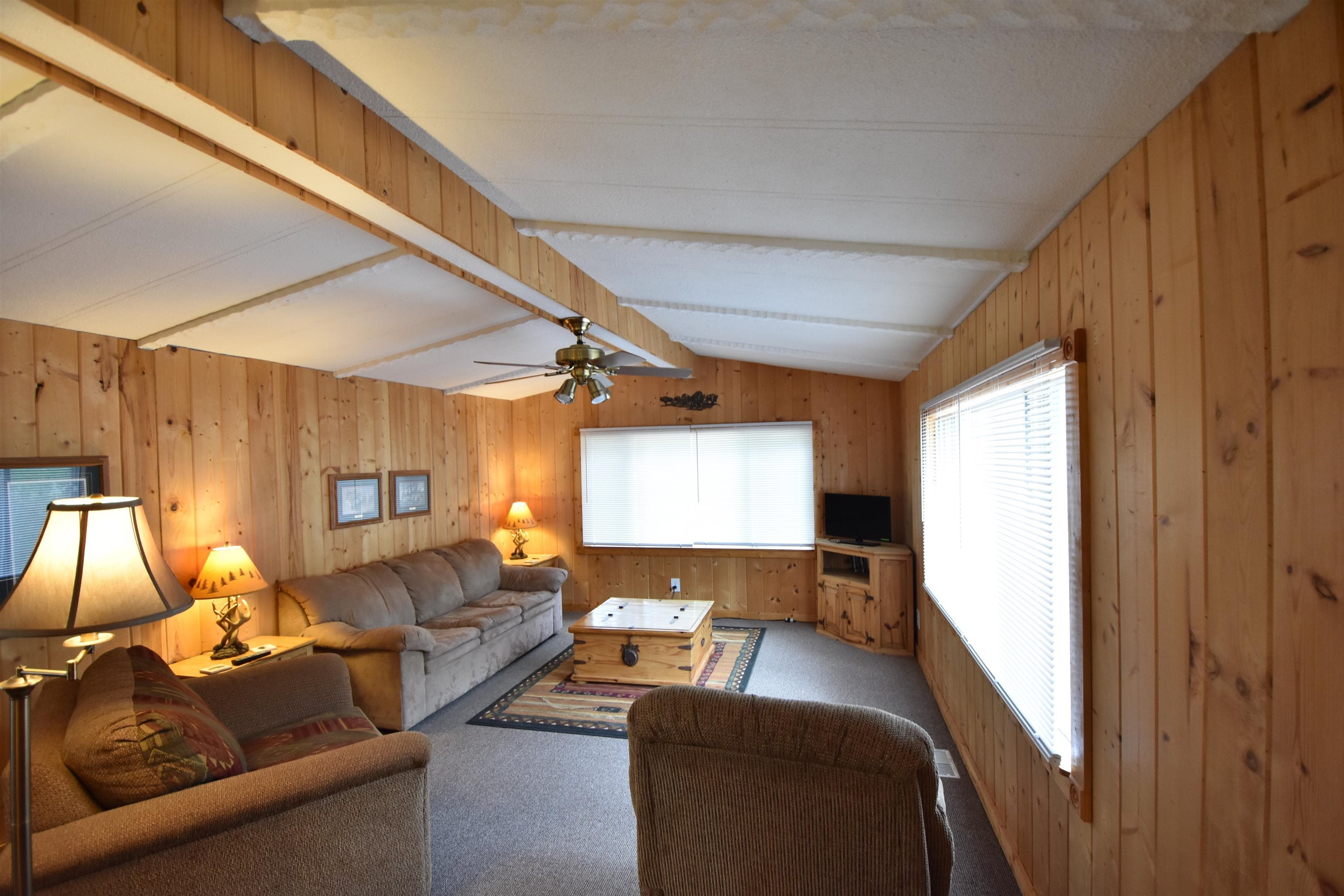 12718 Troxell Ln