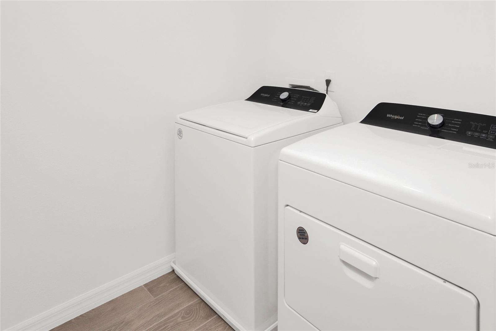 2090 CRAPE JASMINE LN