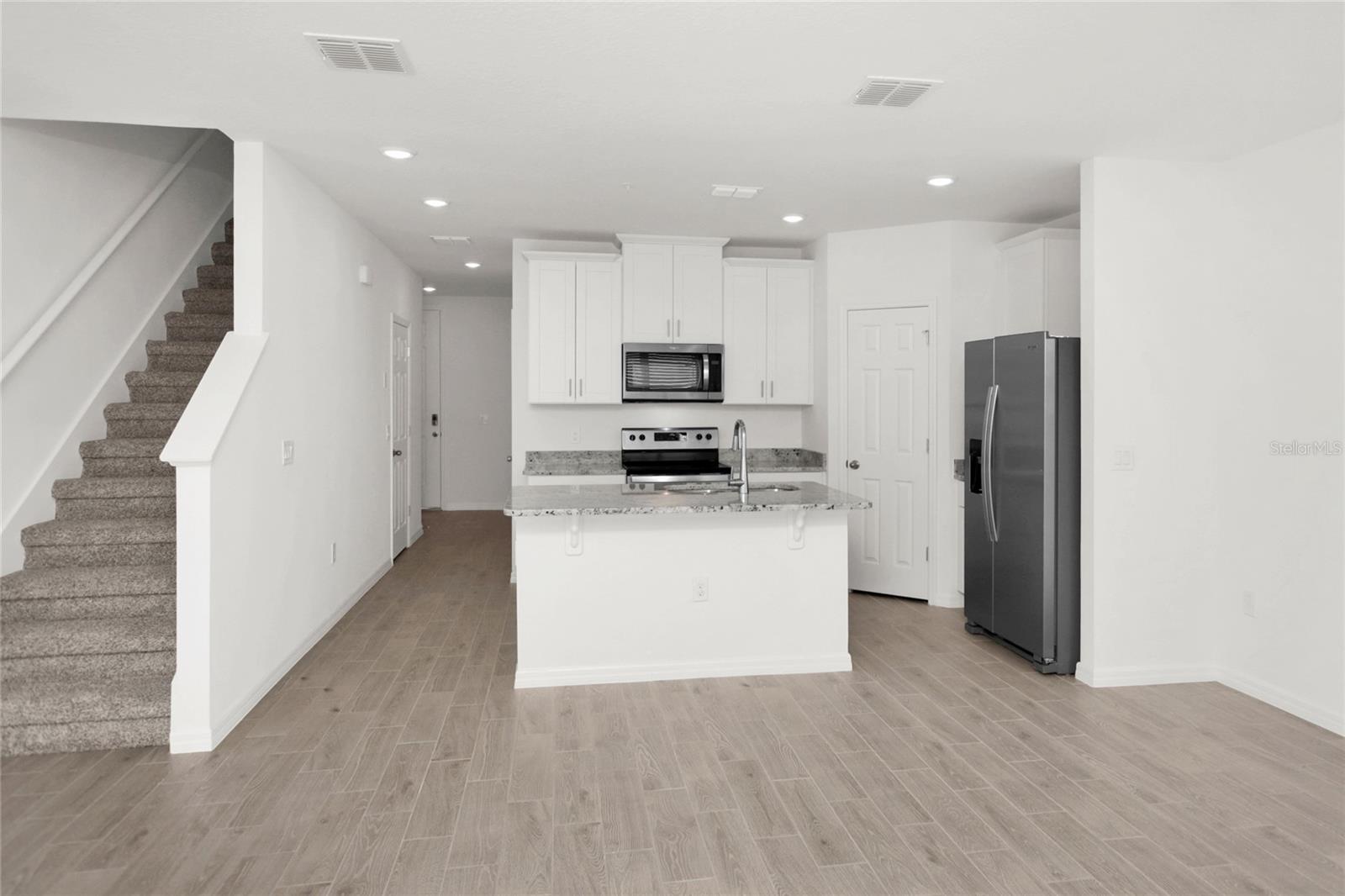 2090 CRAPE JASMINE LN