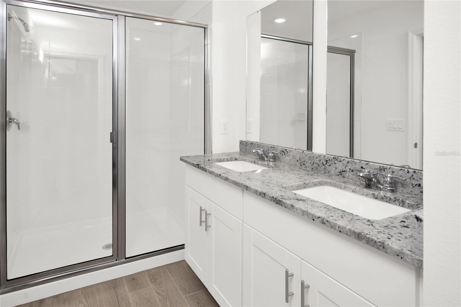 2090 CRAPE JASMINE LN