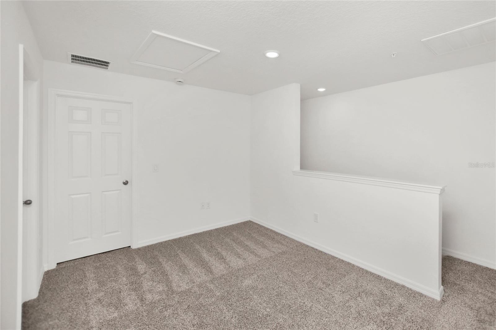 2090 CRAPE JASMINE LN