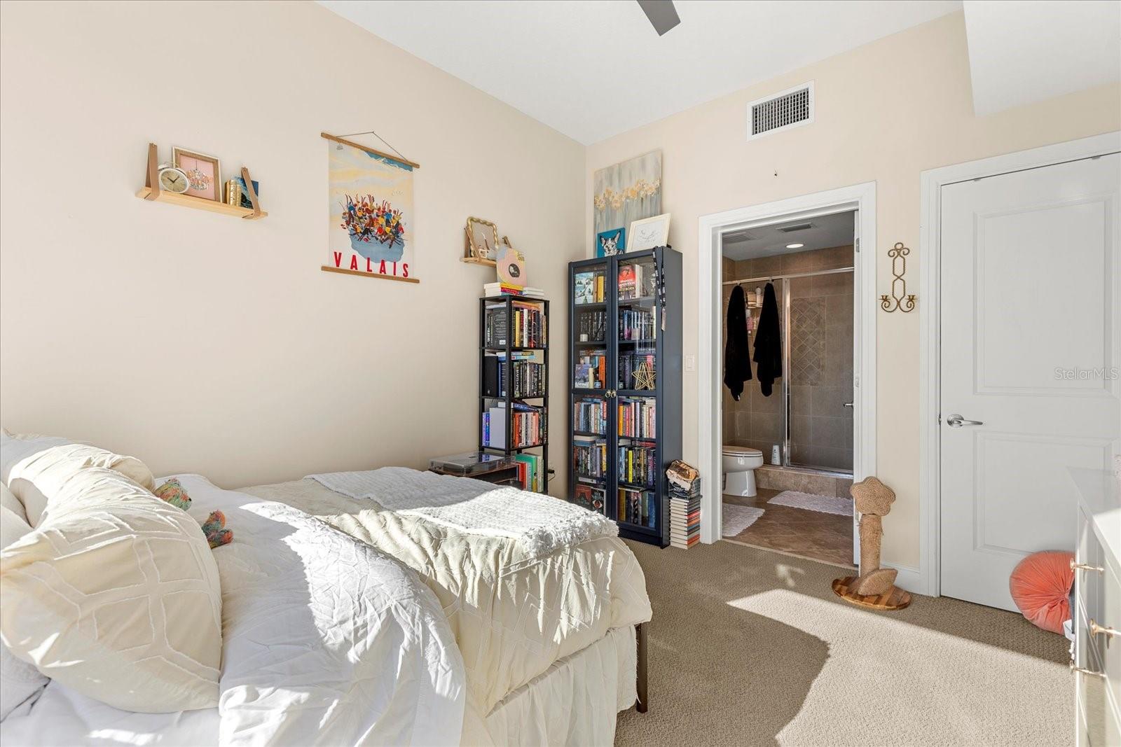 101 S EOLA DR #902