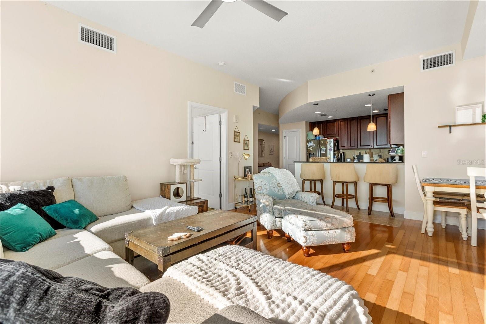 101 S EOLA DR #902