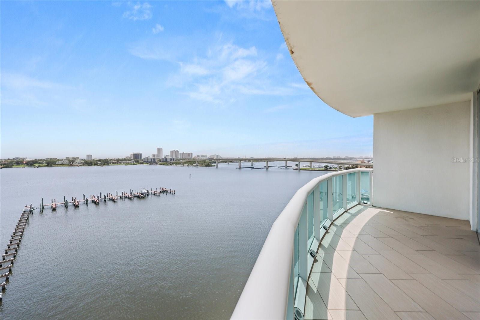 241 RIVERSIDE DR #902