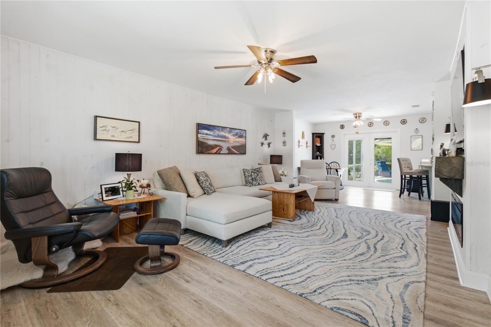 242 ANNALISA PL