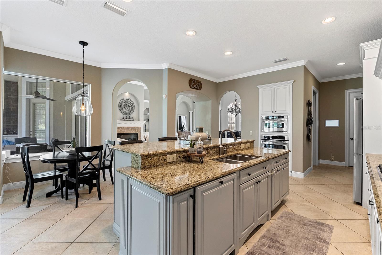 9626 HATTON CIR