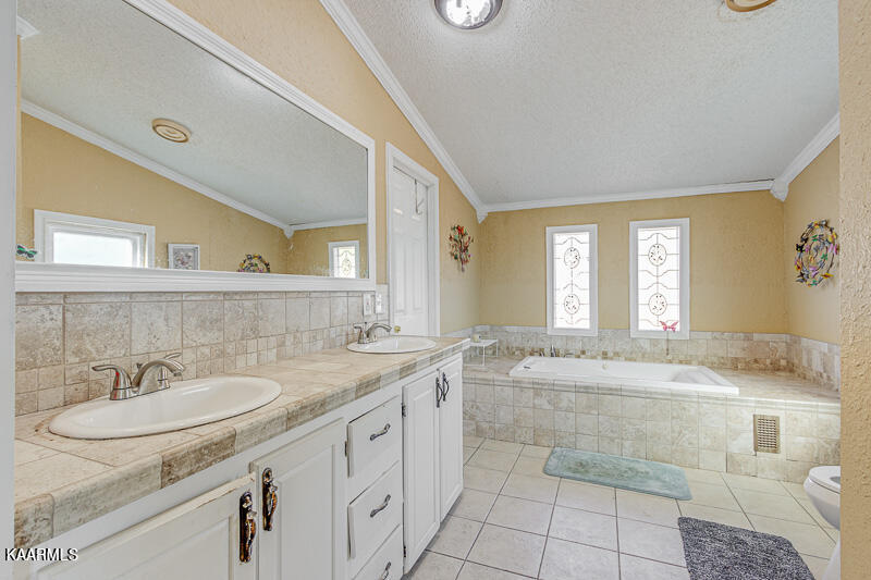 460 Abbott Rd