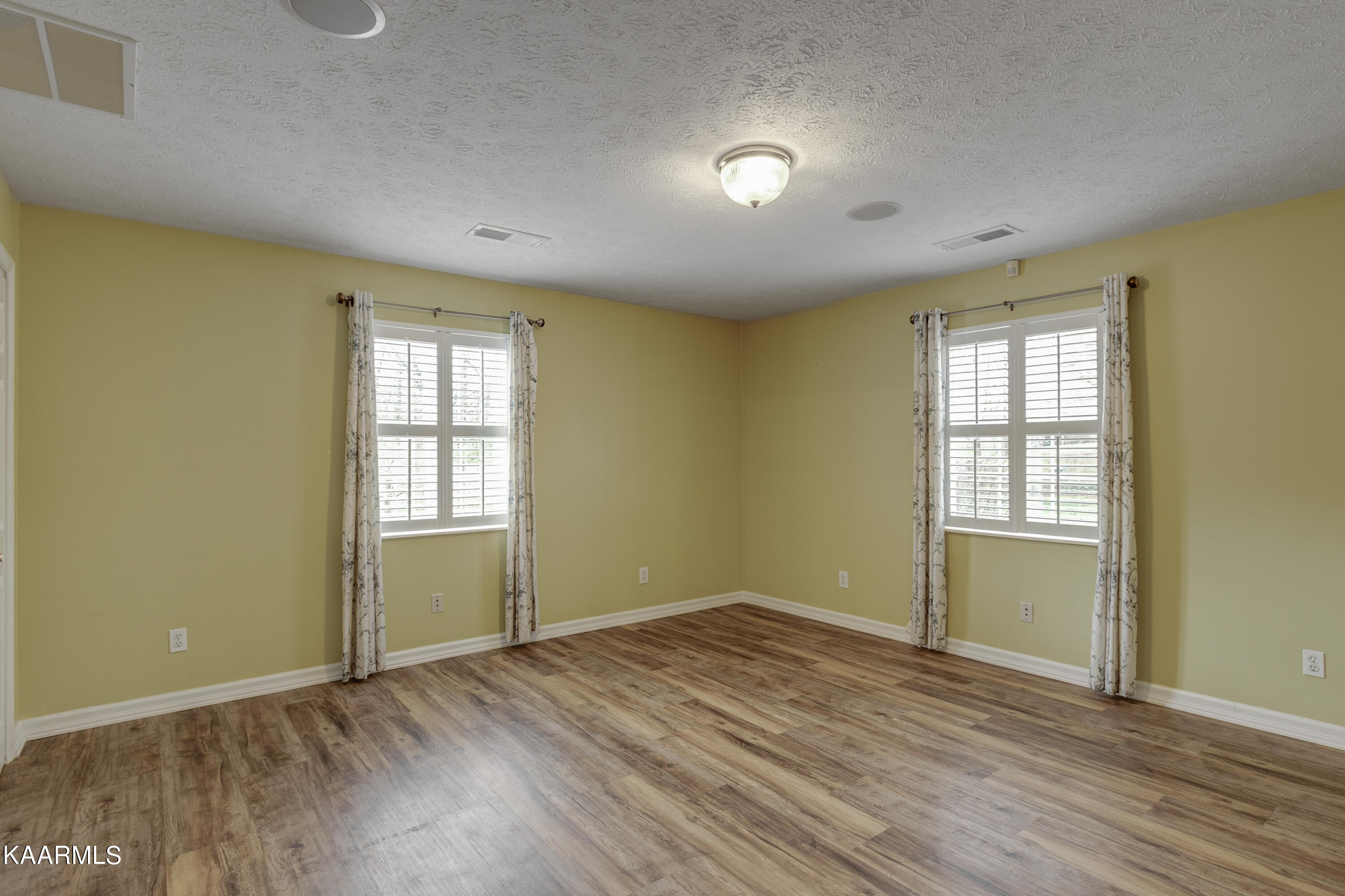 1204 Huntington Rd