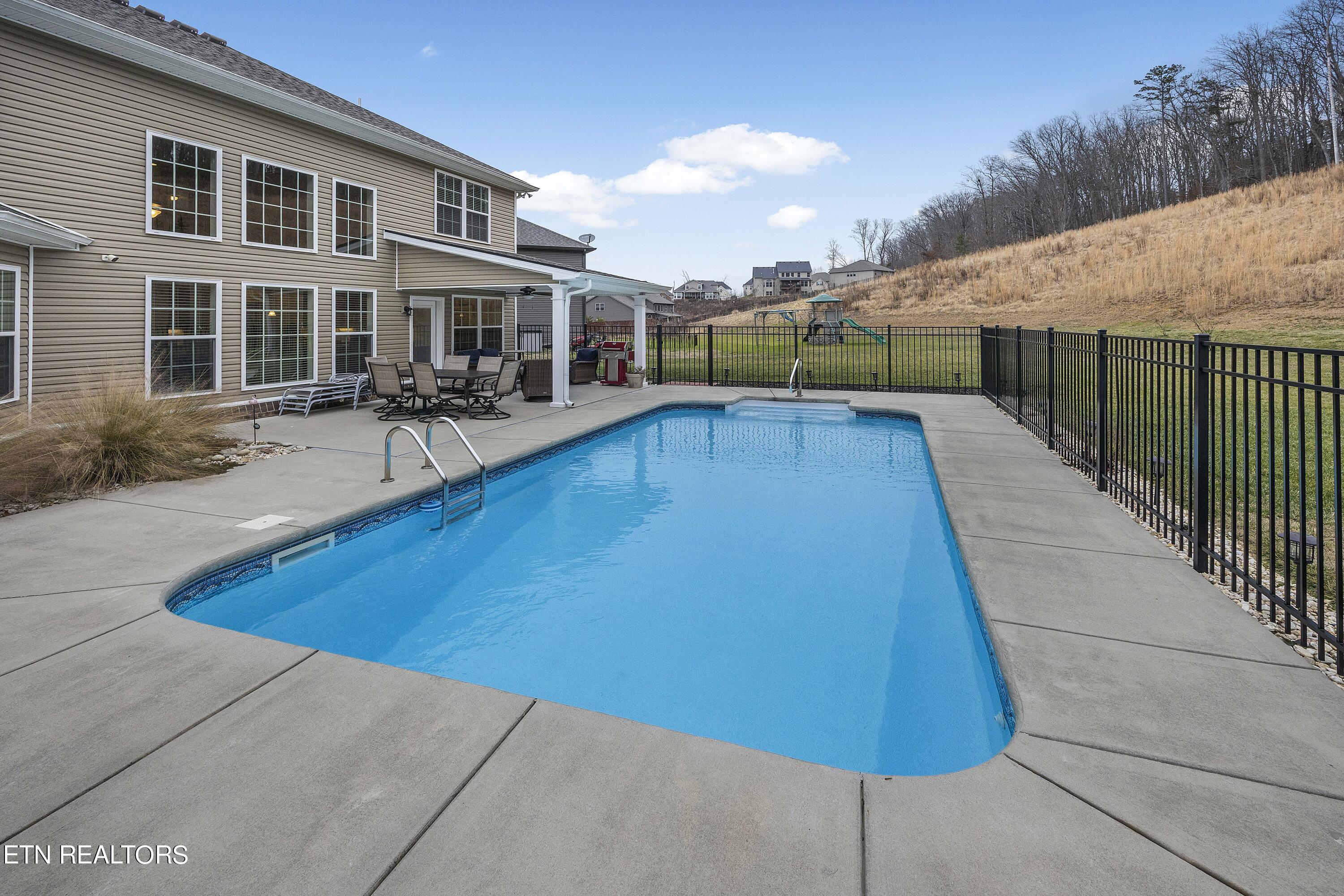 1849 Glen Shady Blvd