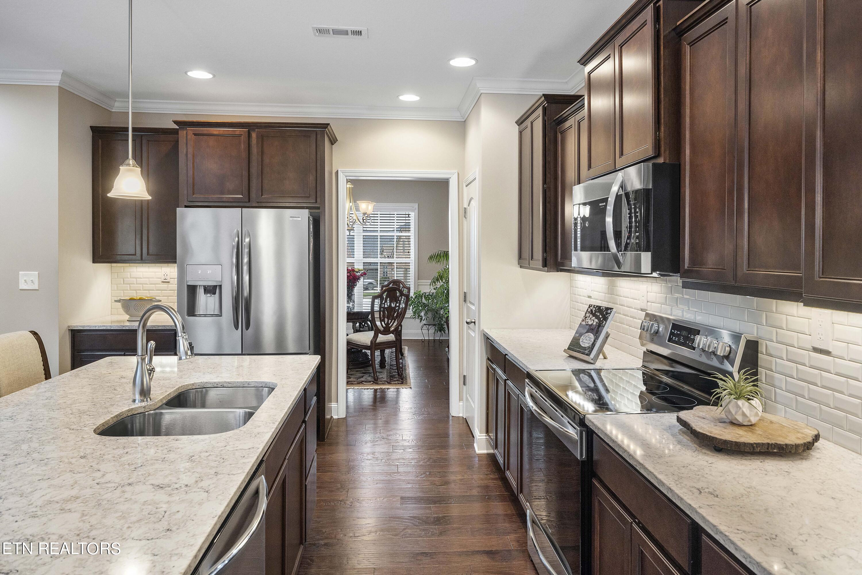 1849 Glen Shady Blvd