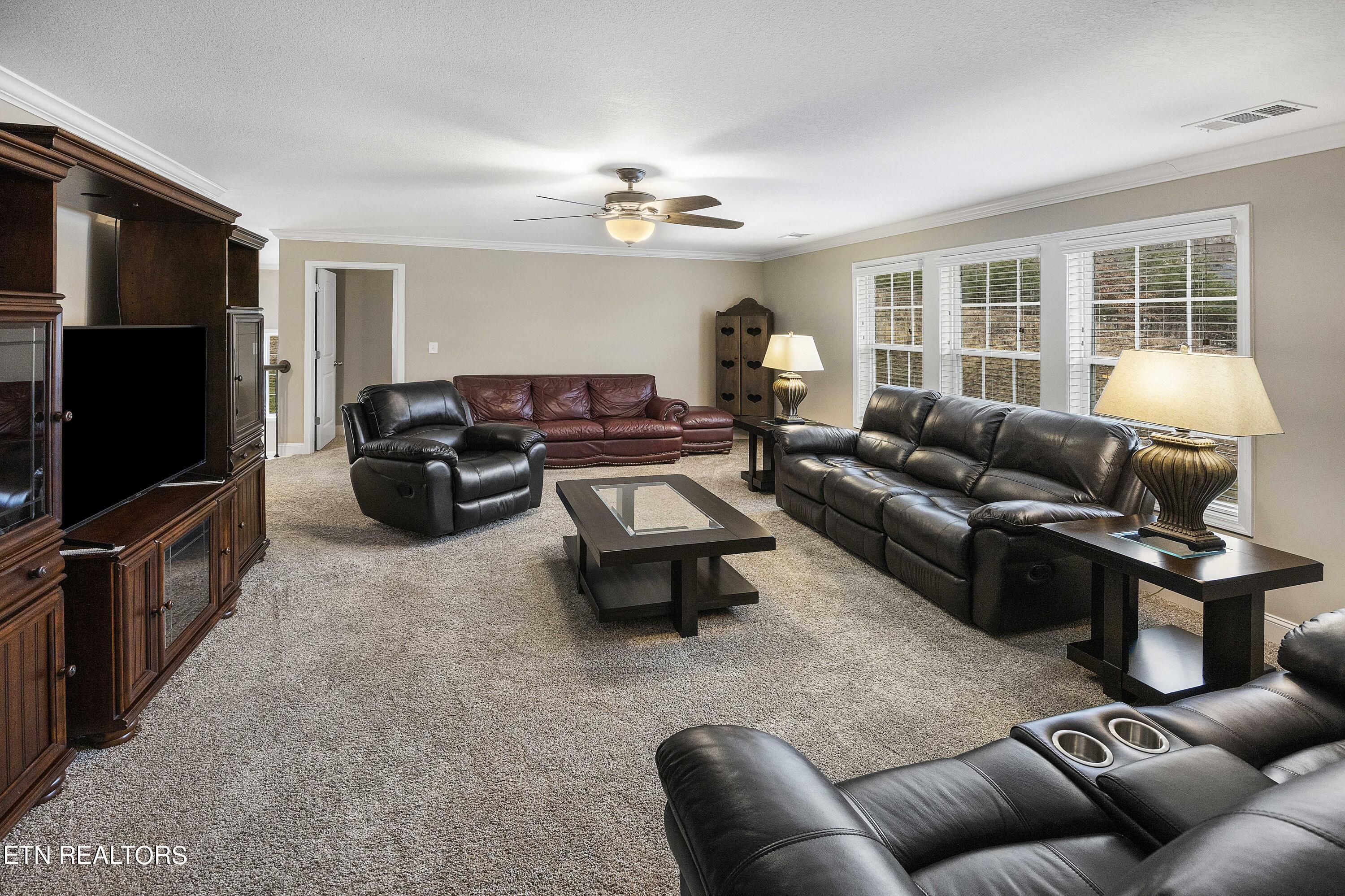 1849 Glen Shady Blvd