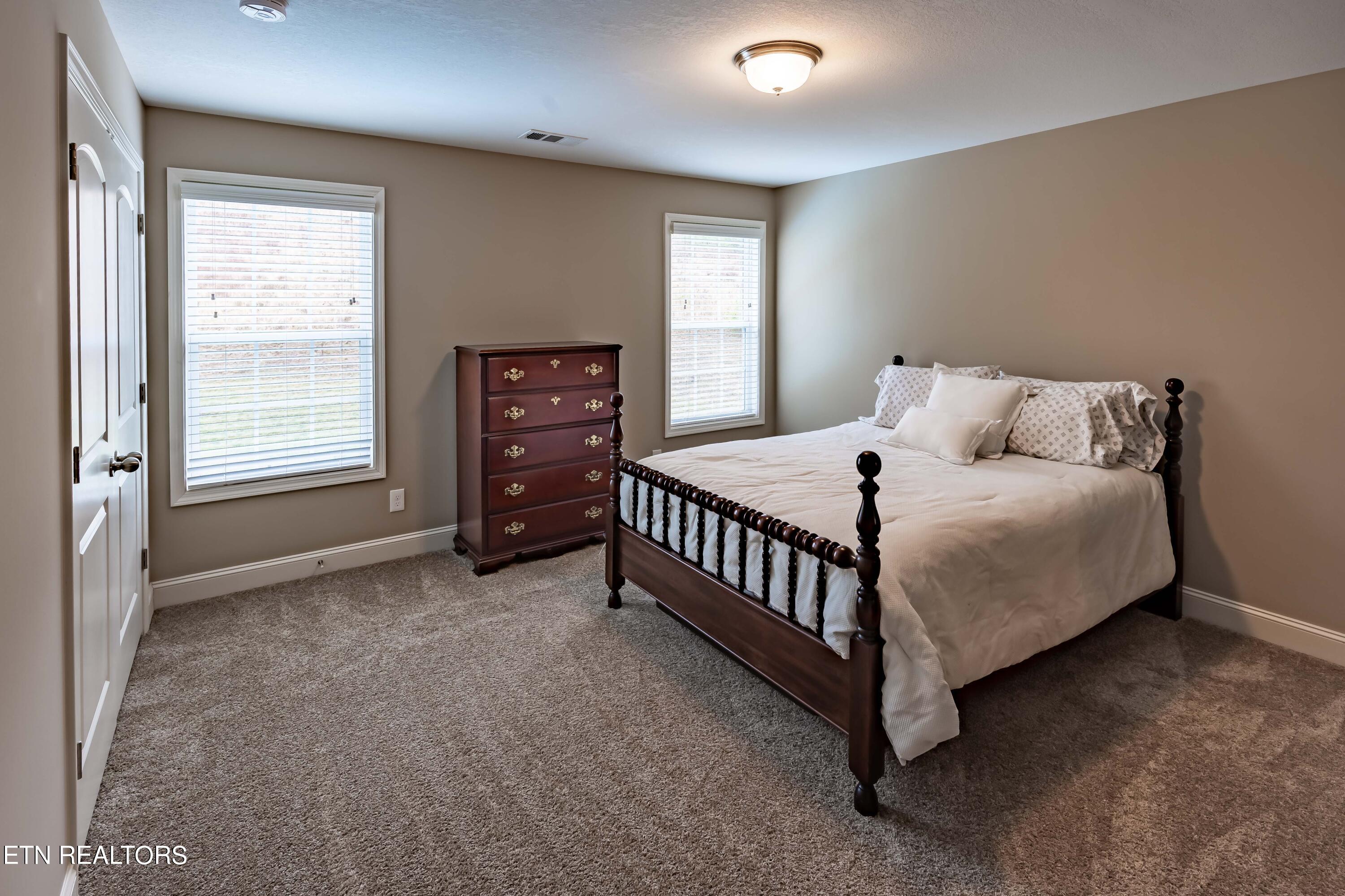 1849 Glen Shady Blvd