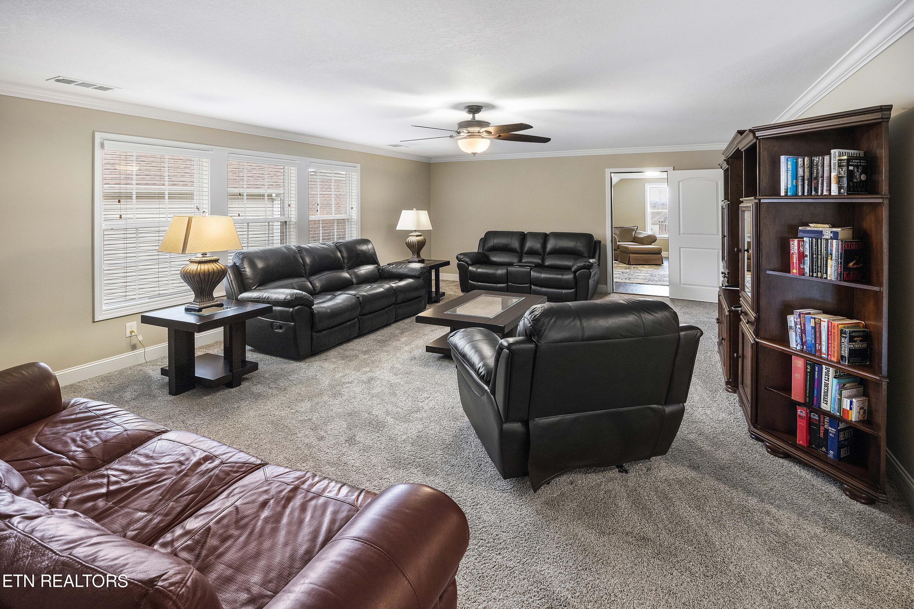 1849 Glen Shady Blvd