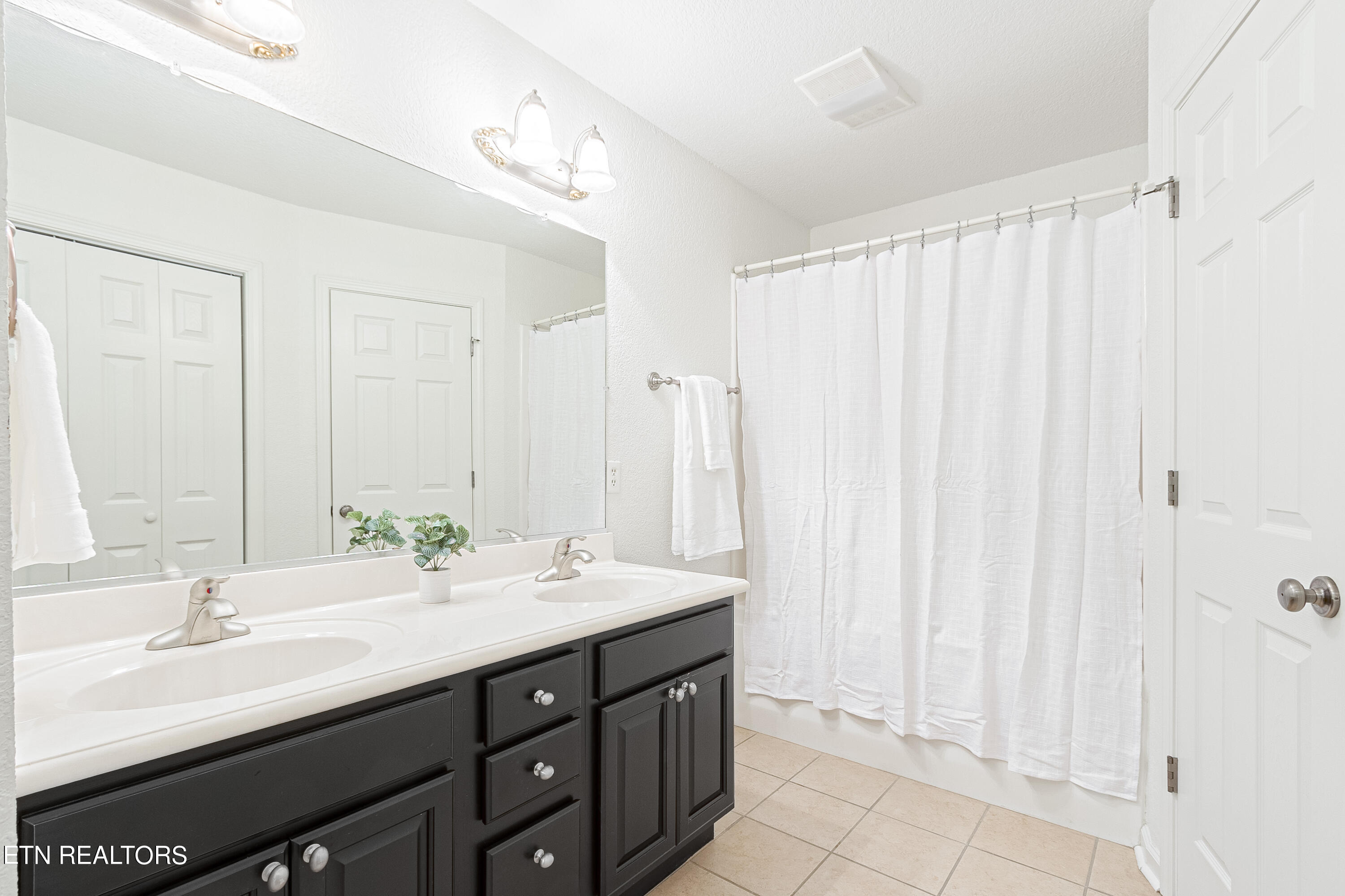 623 concord Villas Way