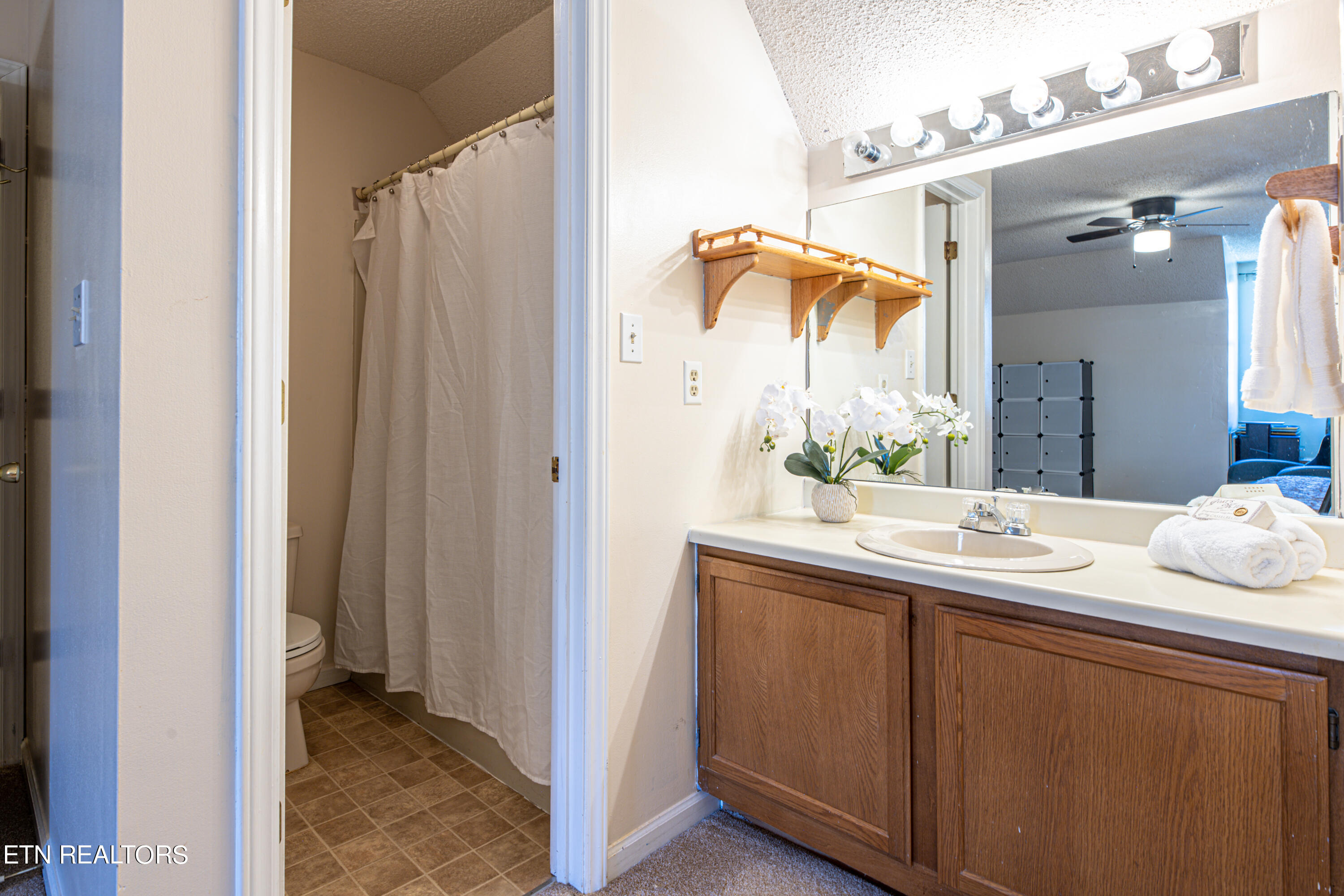 2102 Silverbrook Drive