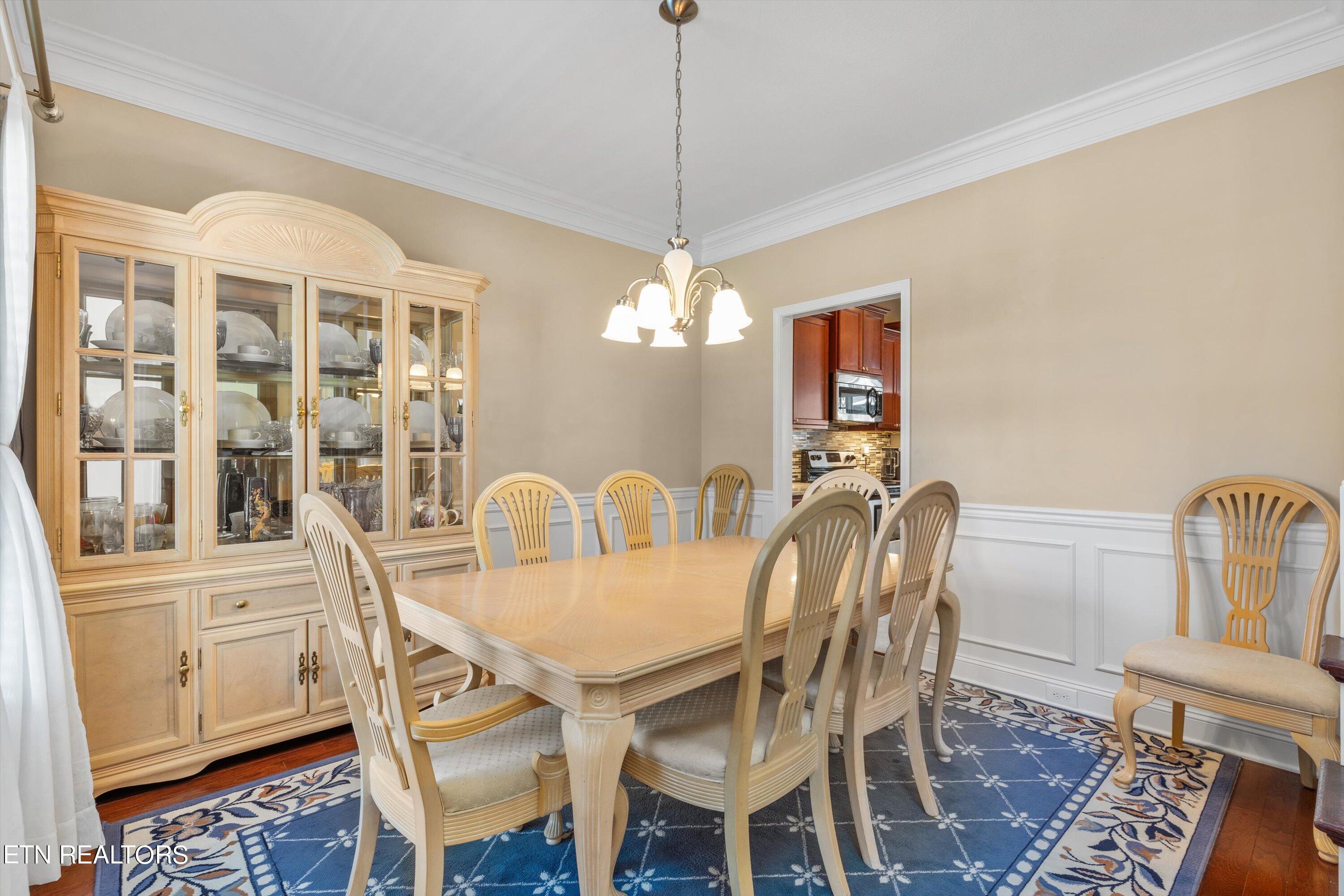 2463 Clinging Vine Lane