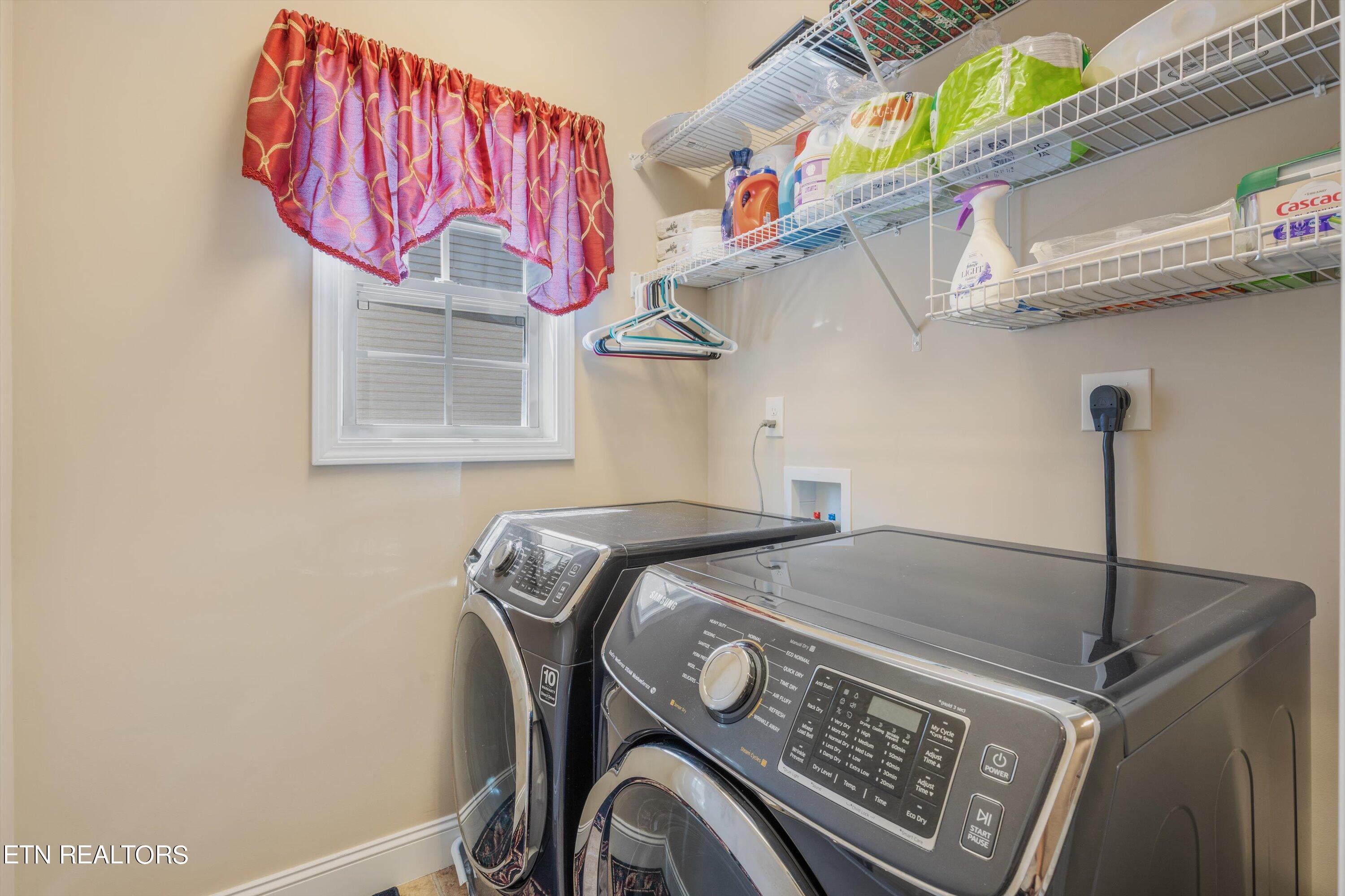 2463 Clinging Vine Lane