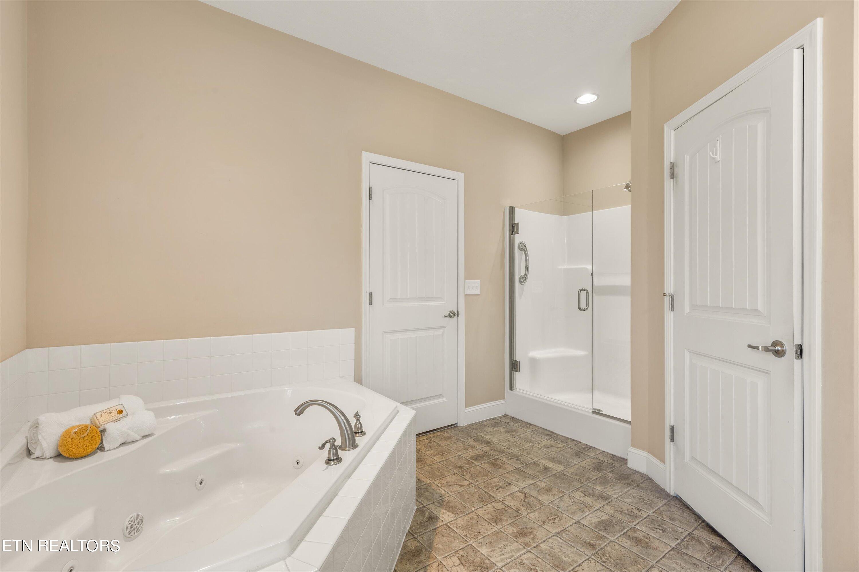 2463 Clinging Vine Lane