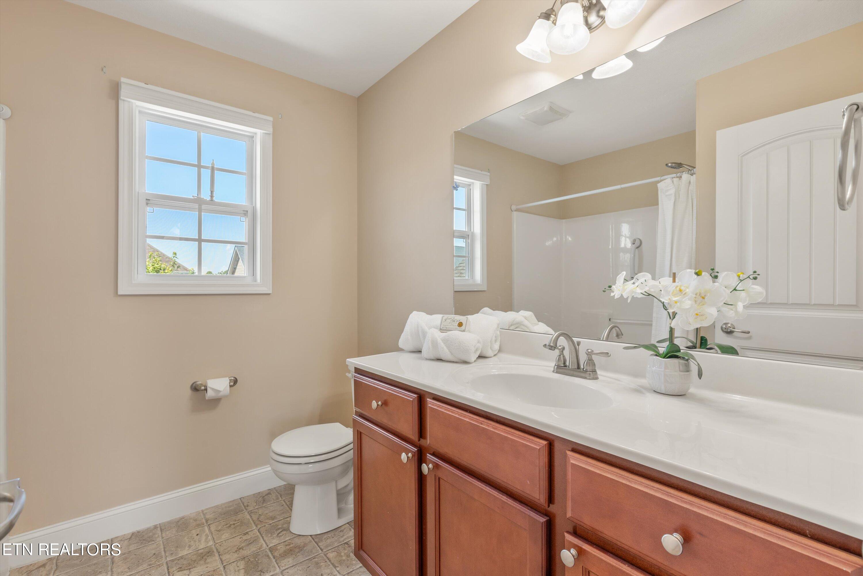 2463 Clinging Vine Lane