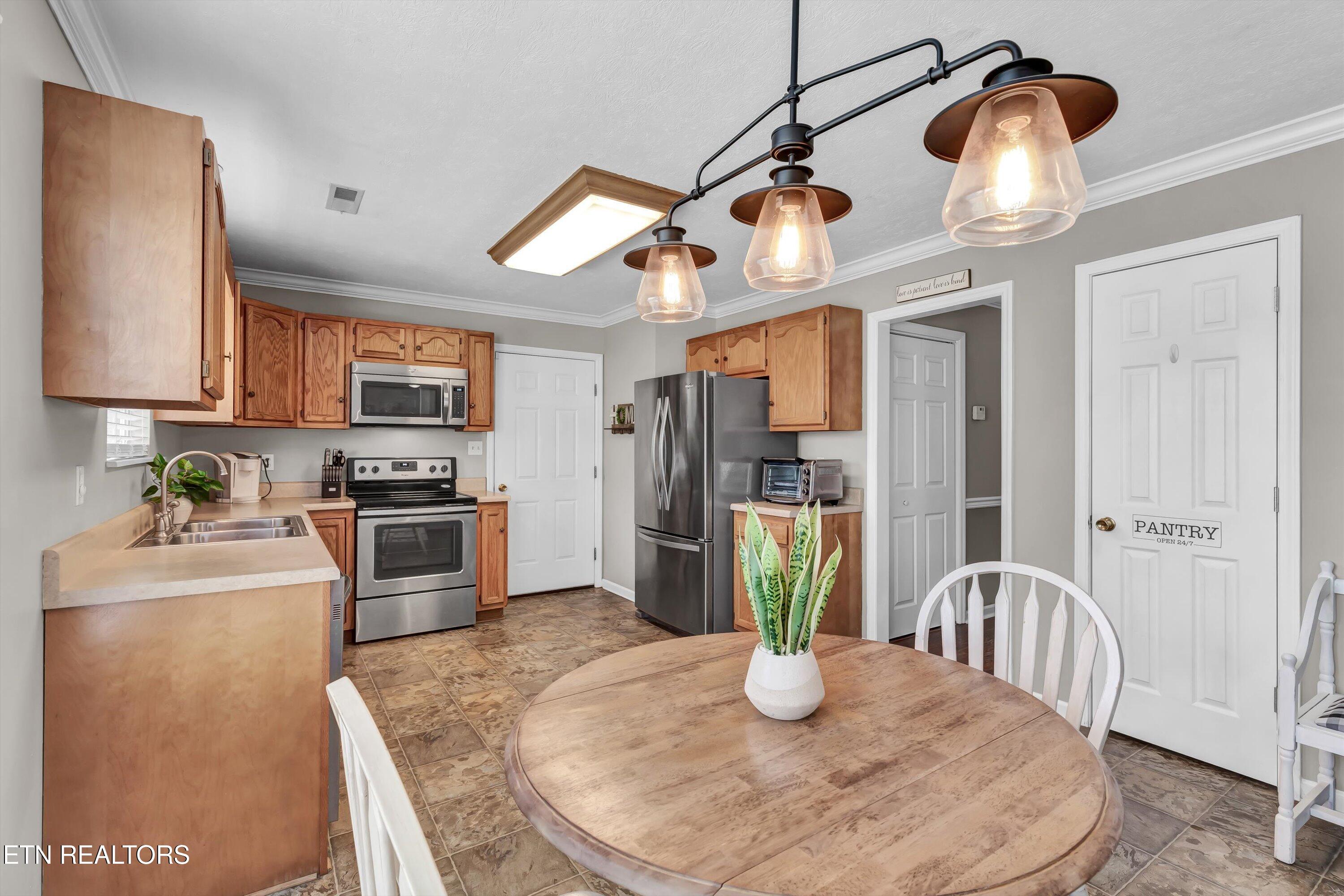 7250 Haynesfield Lane