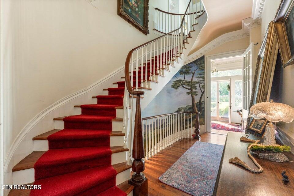 2492 River Rd