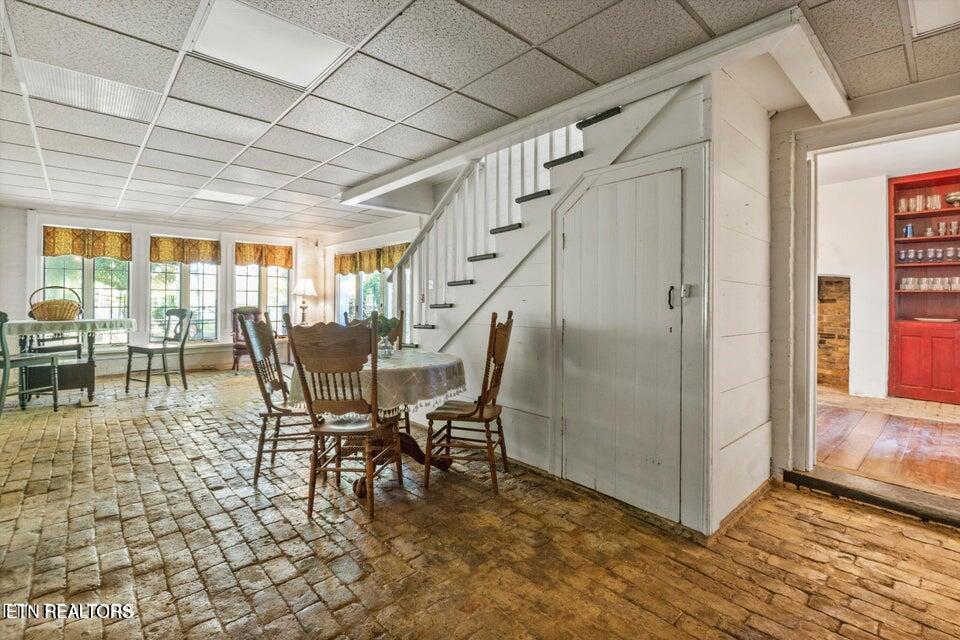 2492 River Rd