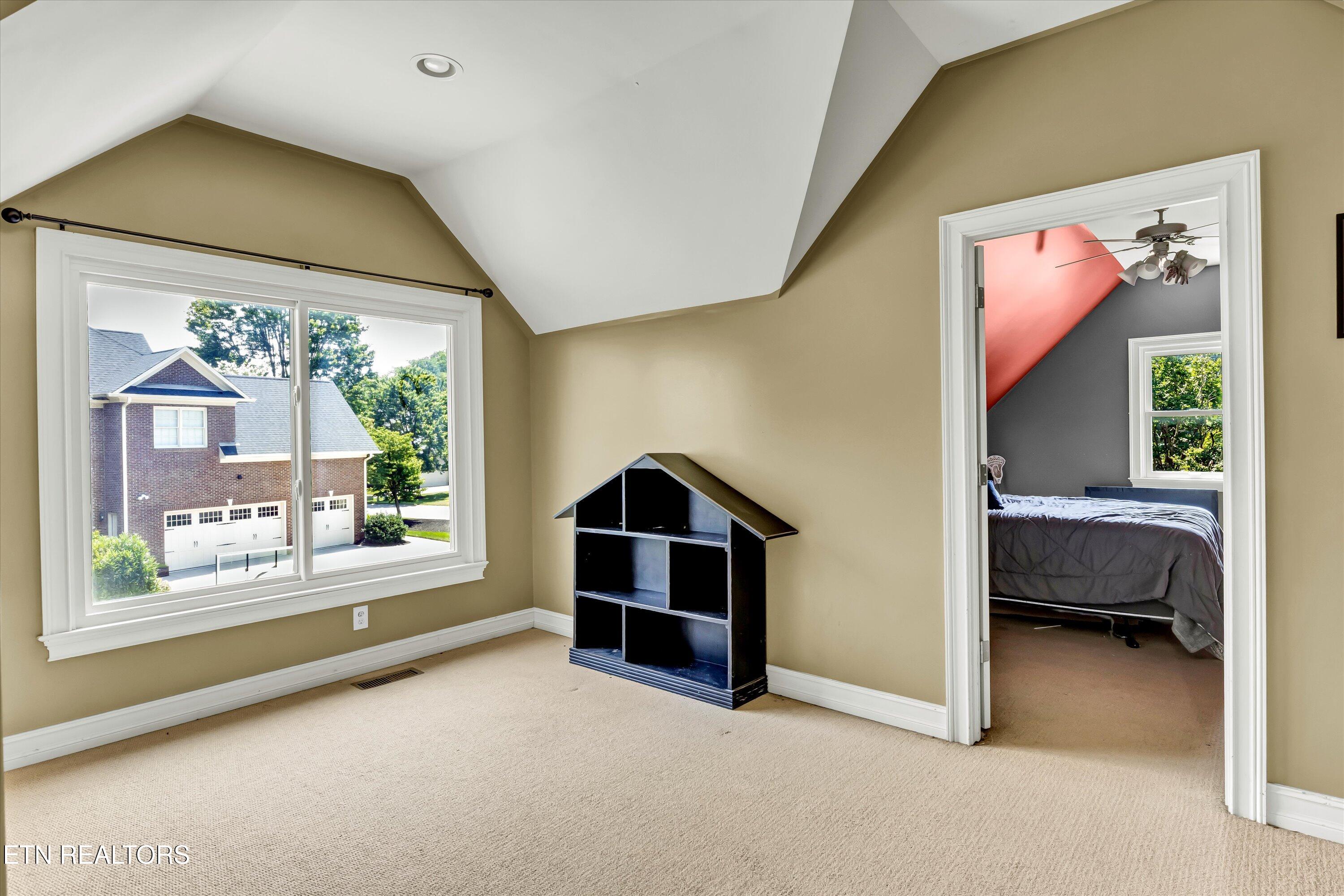 10 Rockingham Rd