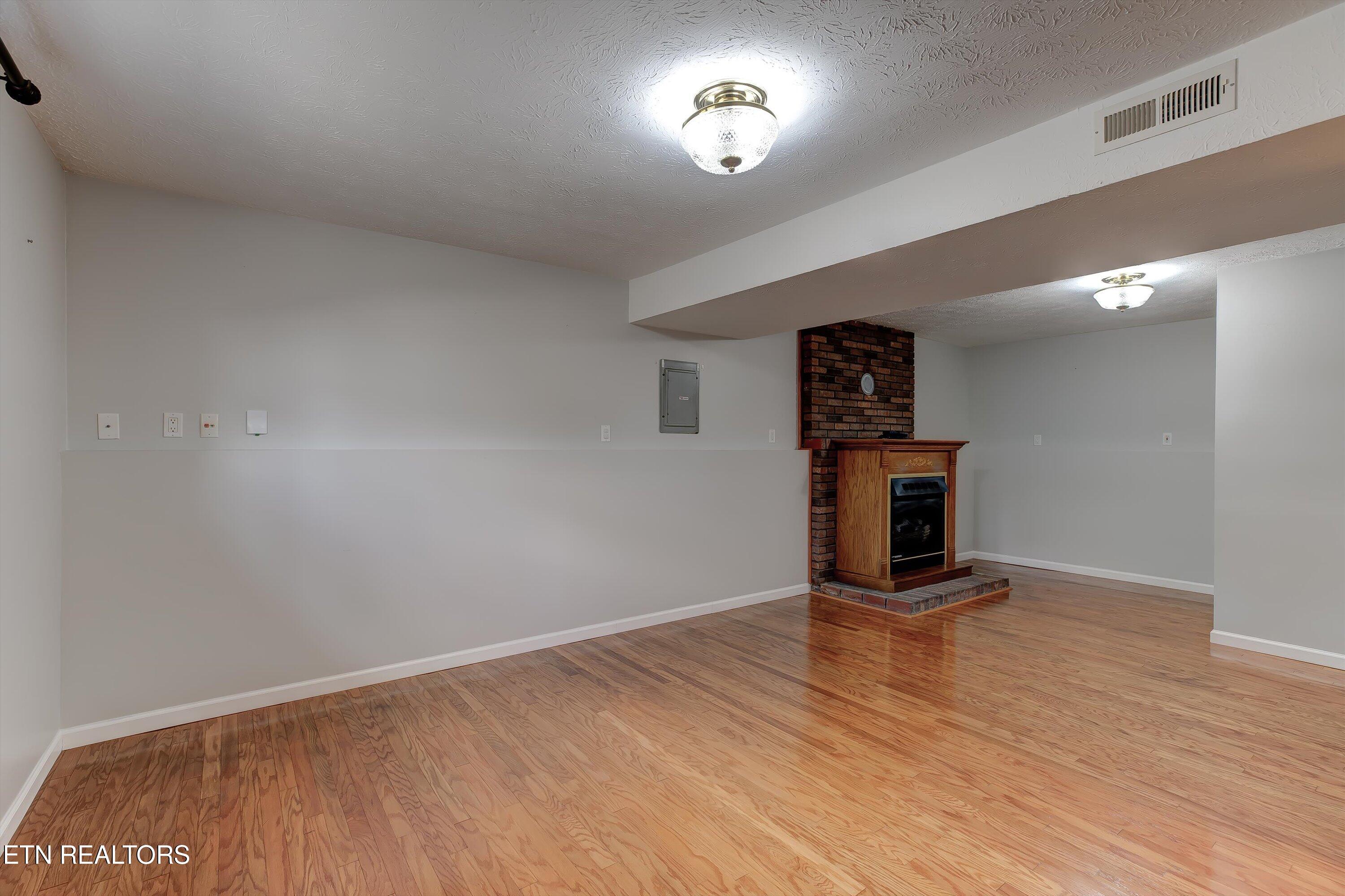 121 Highland Drive