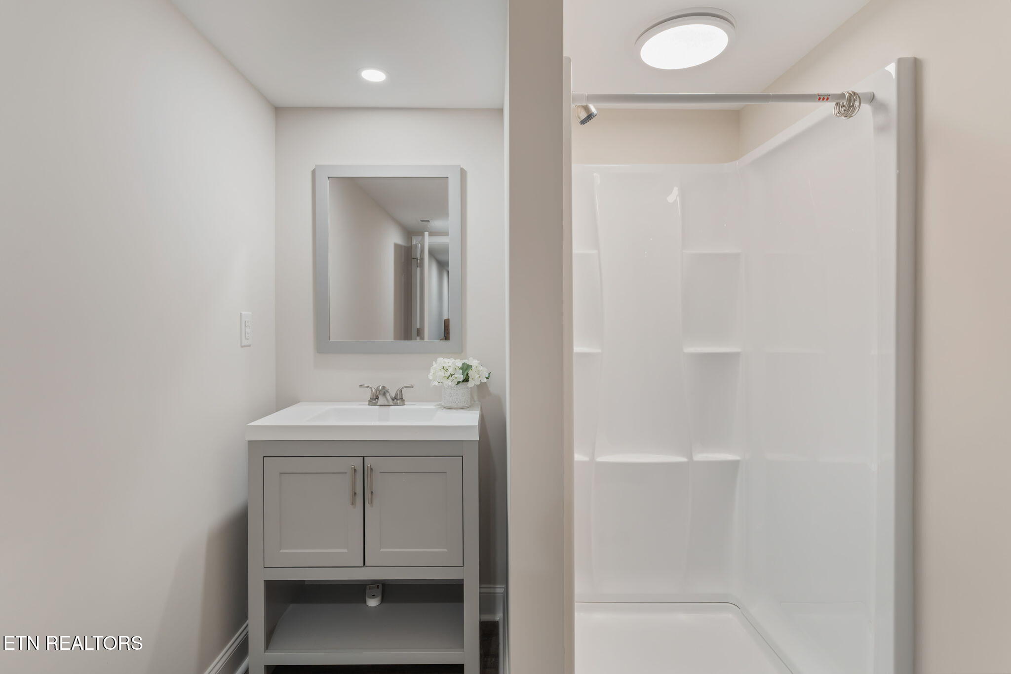 314 W Young High Pike