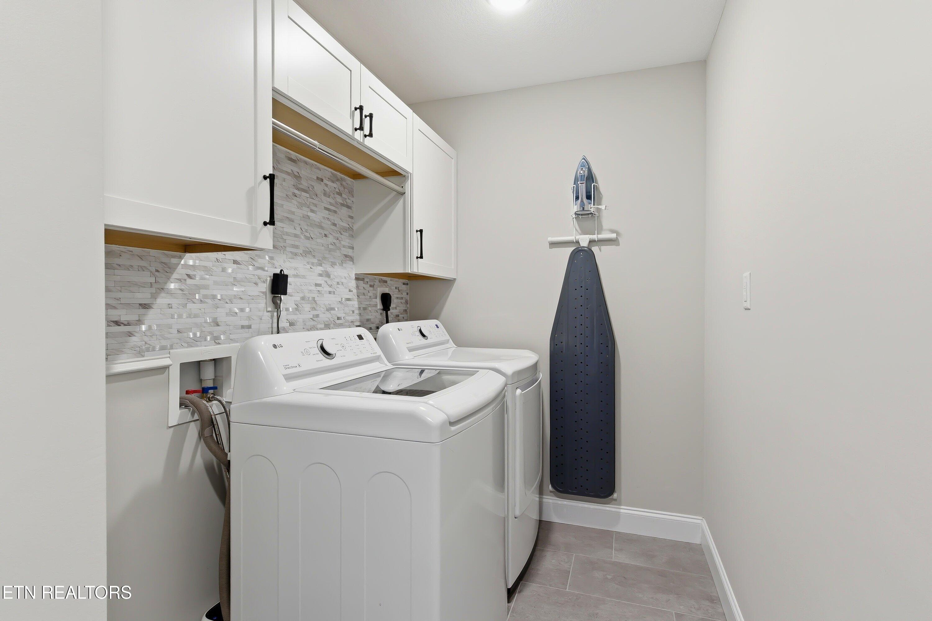 8512 Creek Valley Lane