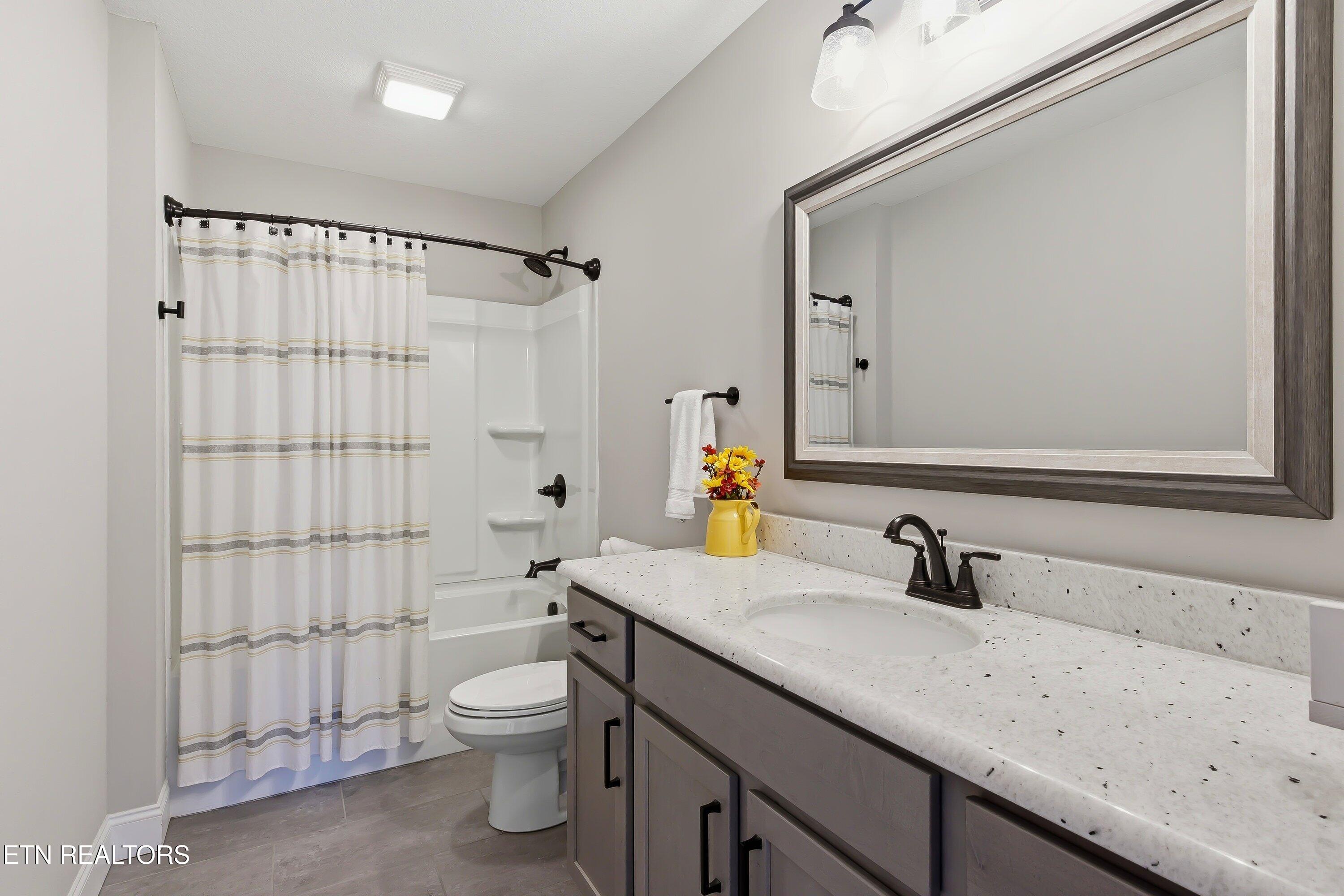 8512 Creek Valley Lane