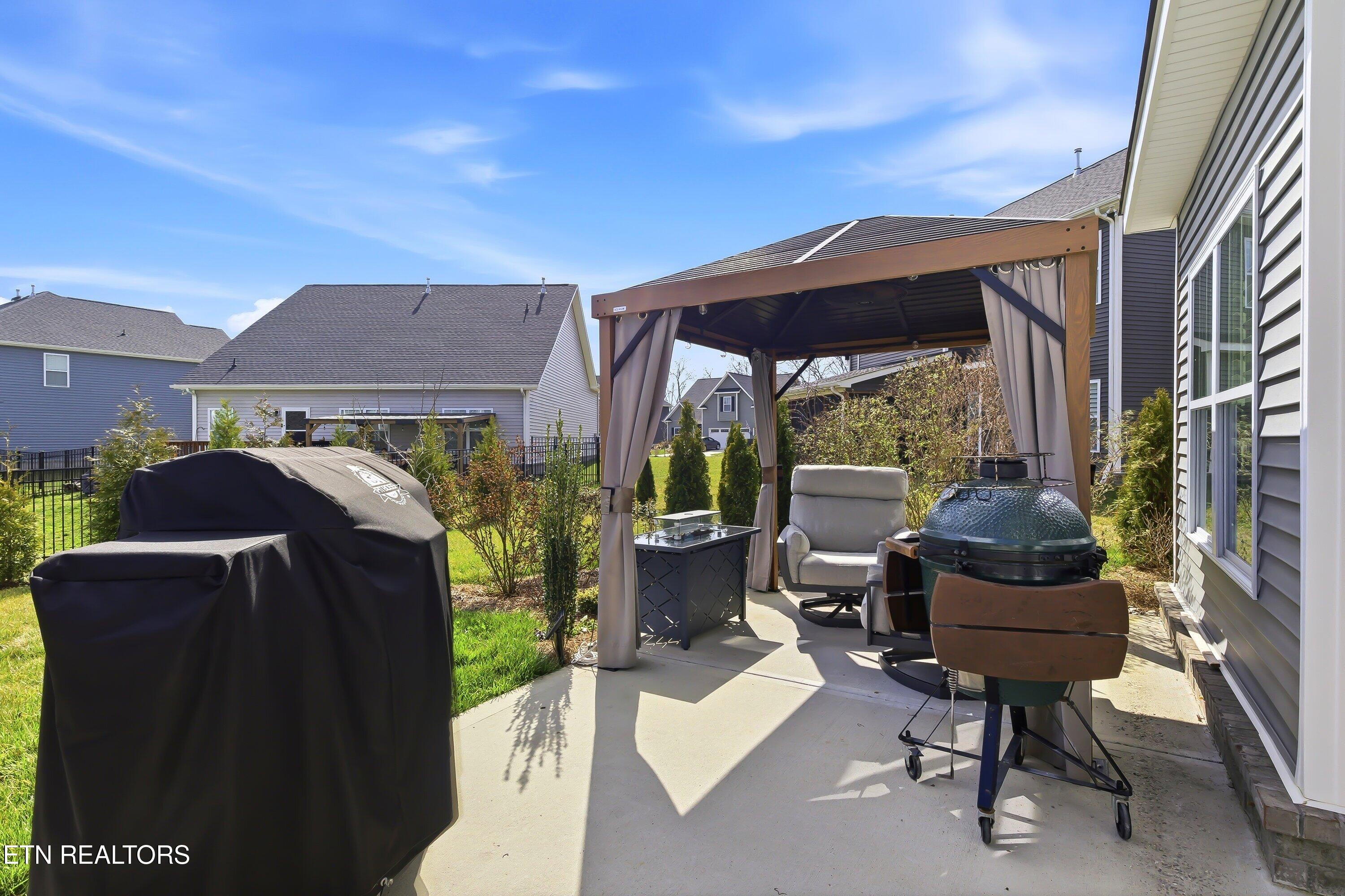 8512 Creek Valley Lane