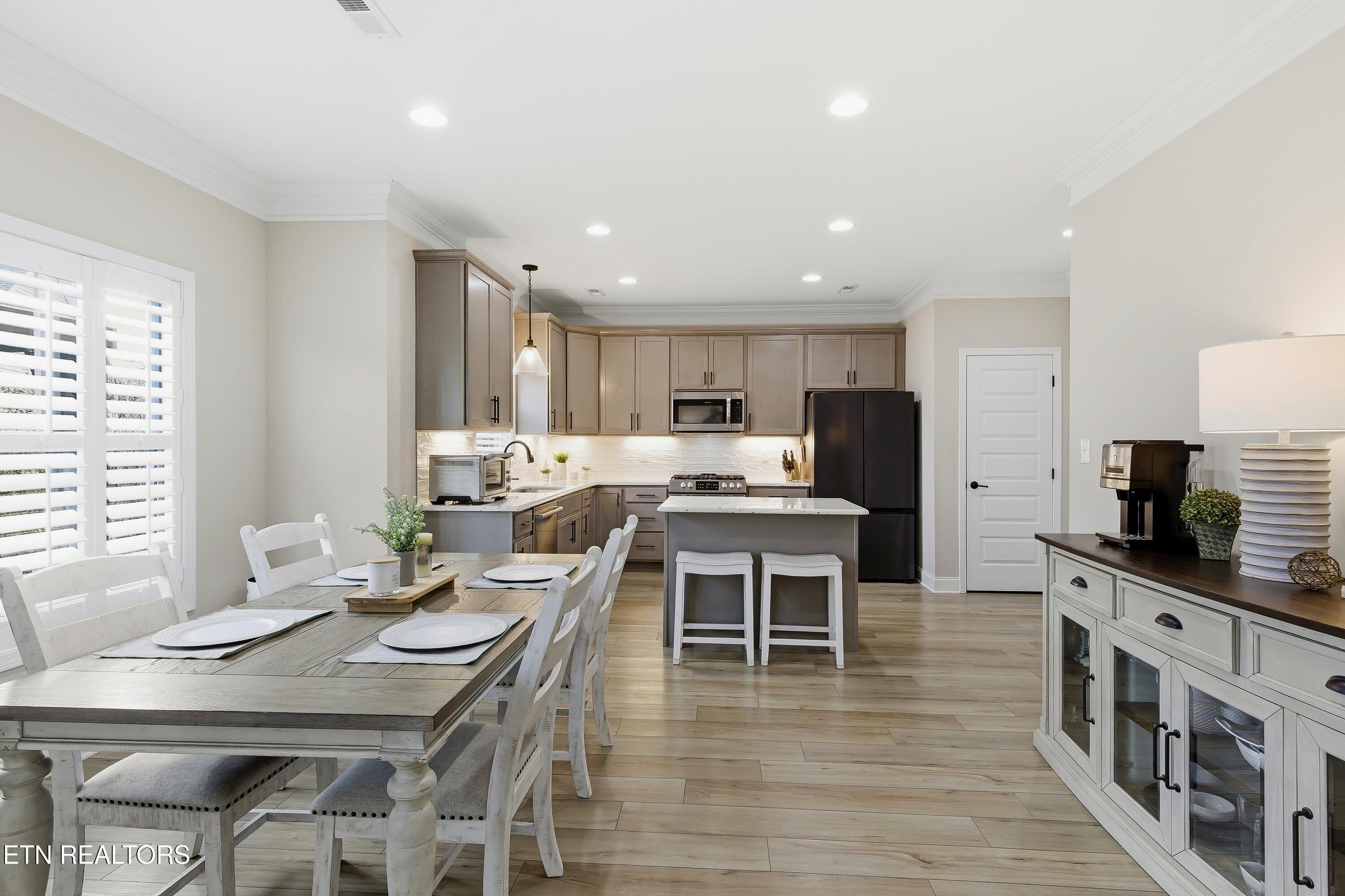 8512 Creek Valley Lane