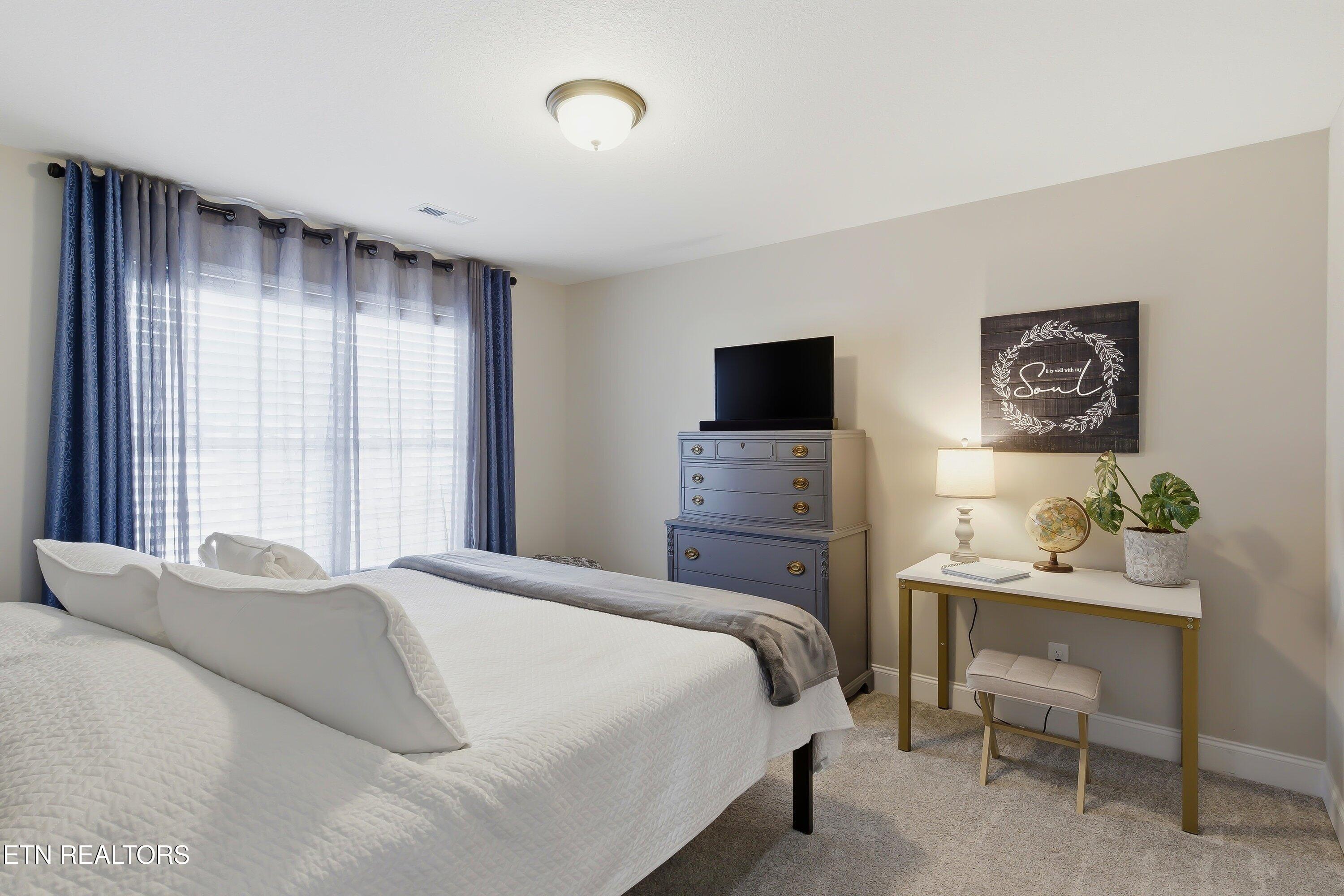 8512 Creek Valley Lane