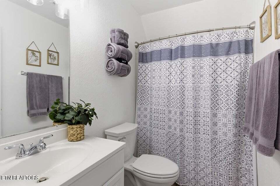 210 Wahuhu Lane