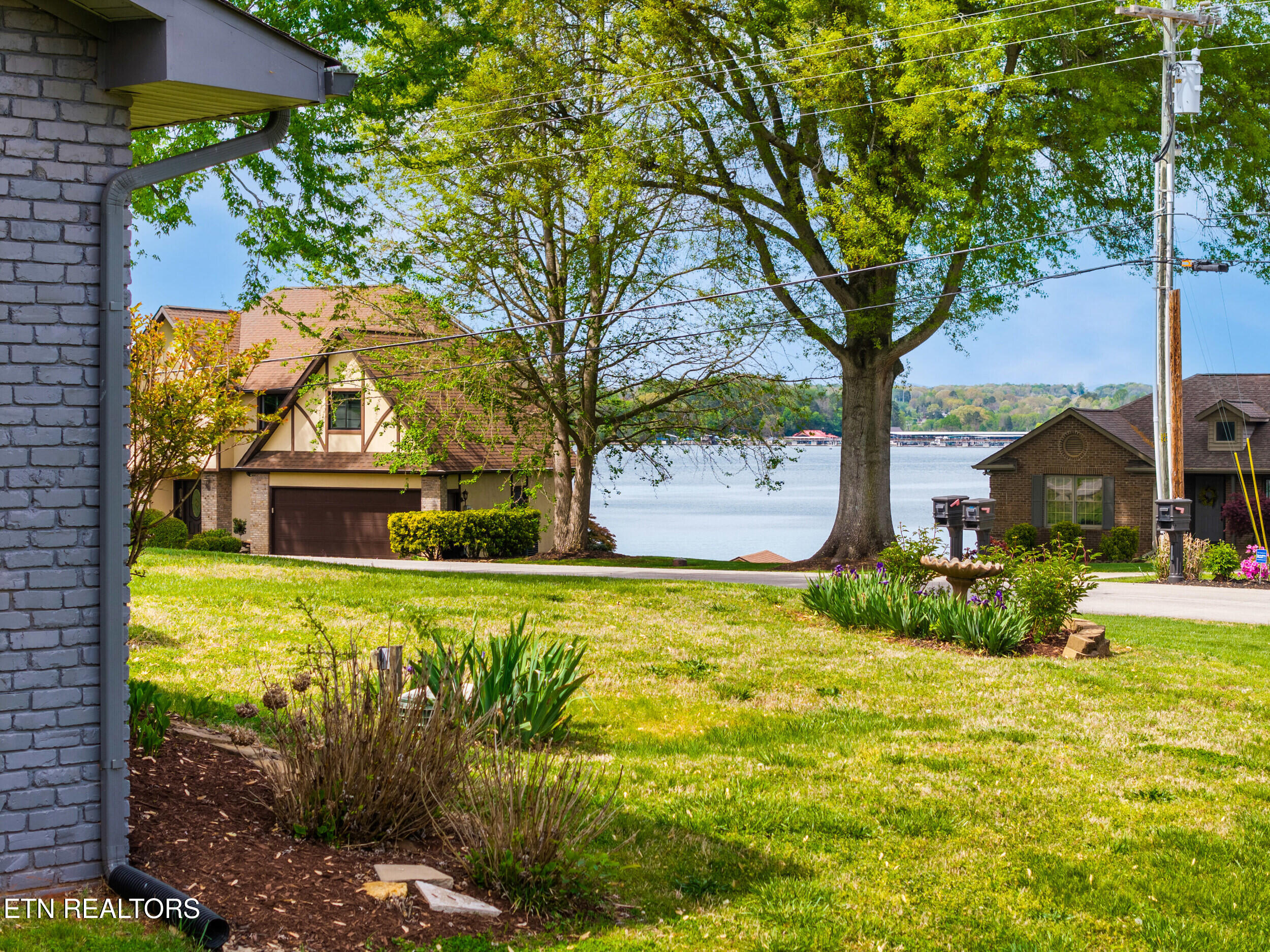 3794 Scenic Drive
