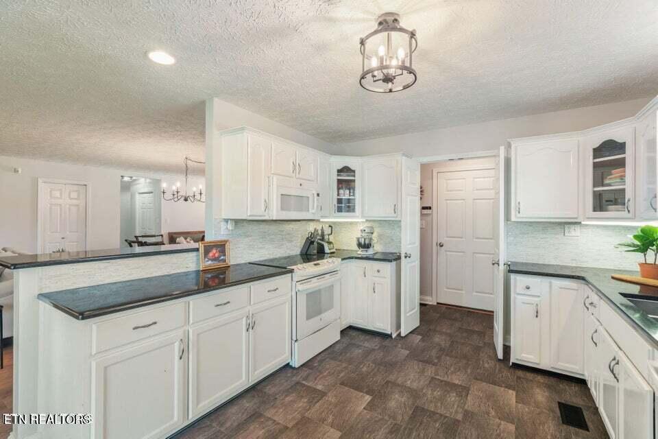 4006 Floyd Drive
